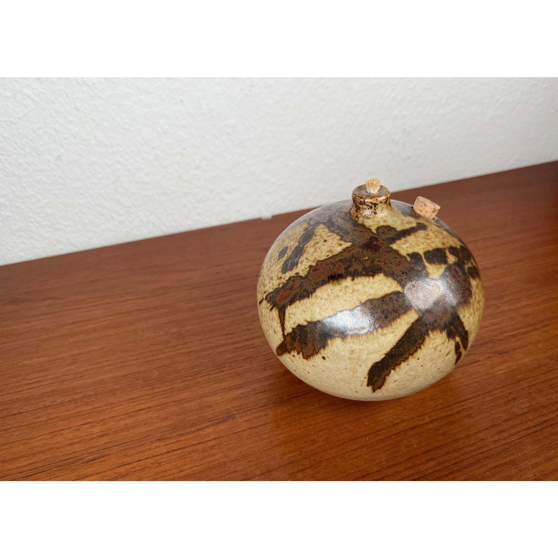 Lámpara de aceite de cerámica Studio Pottery moderna de mediados de siglo de Aage Würtz, años 60 Moderno de mediados de siglo en venta