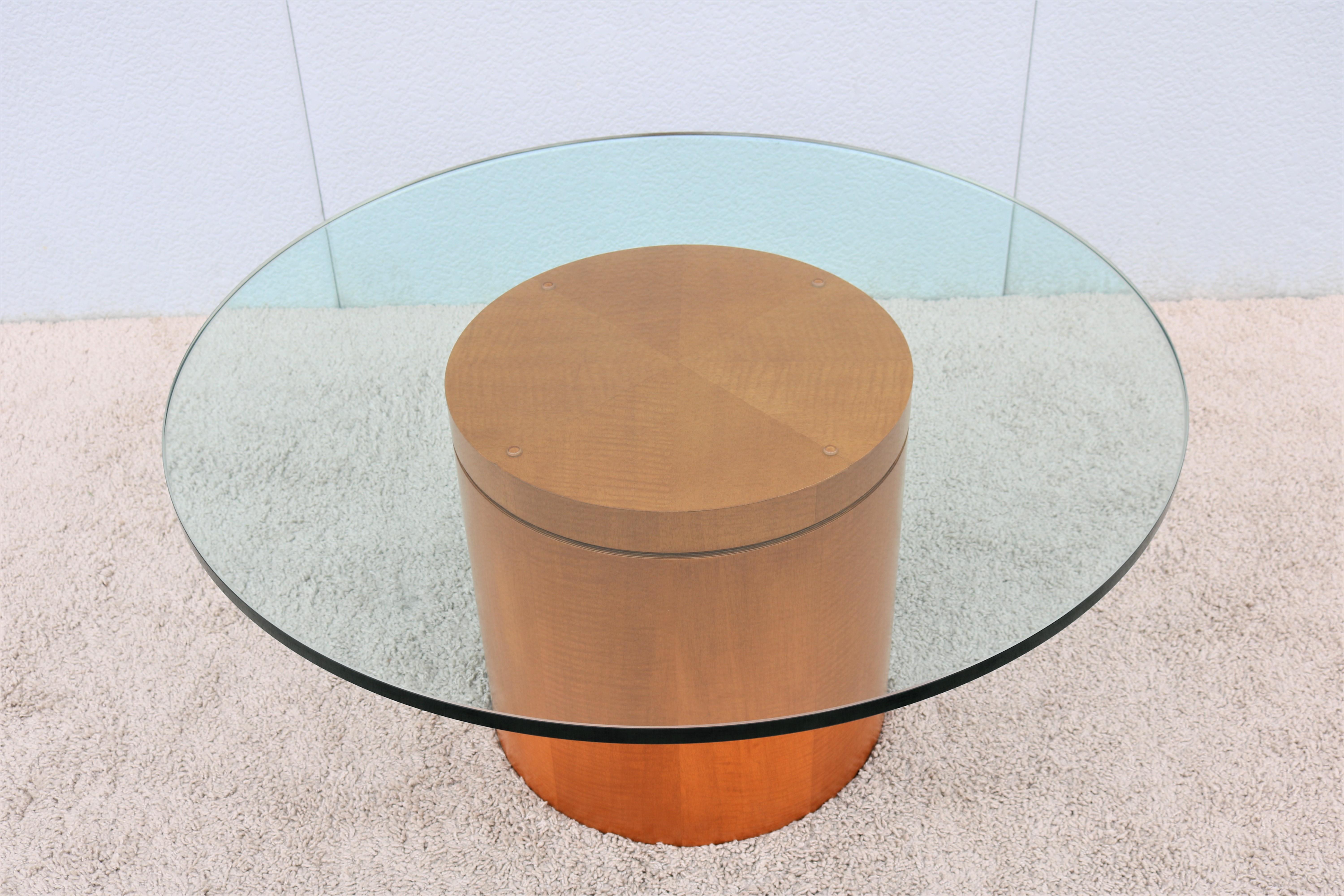Mid-Century Modern Table basse ronde en verre transparent de 39 pouces, style moderne du milieu du siècle, avec base en bois et tambour. en vente