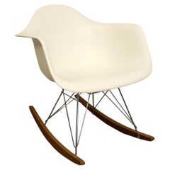 Vintage Mid-Century Modern Style Authentic Herman Miller Eames Molded Shell Chair Rocker