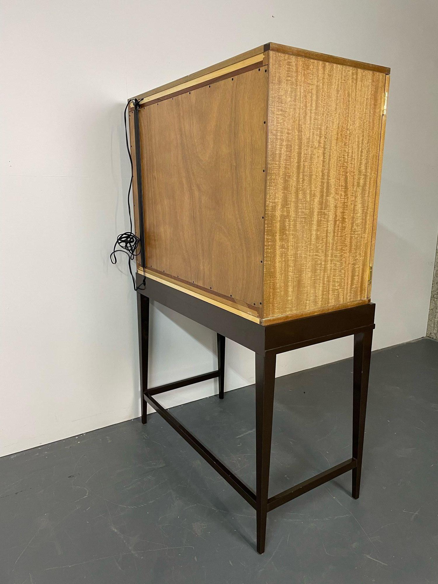 Mid-Century Modern Style Bar Cabinet on Stand, Lacquer, Metal, Brass For Sale 6