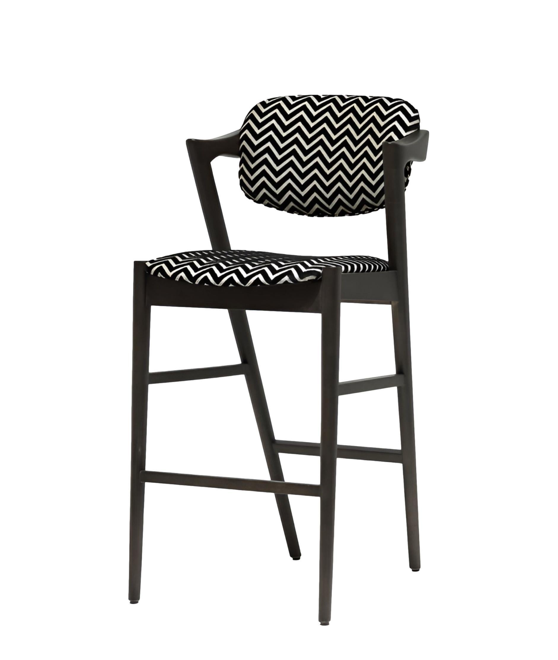 Fait main Tabouret de bar style moderne du milieu du siècle Ft. Cadre en laque noire et velours synthétique en vente