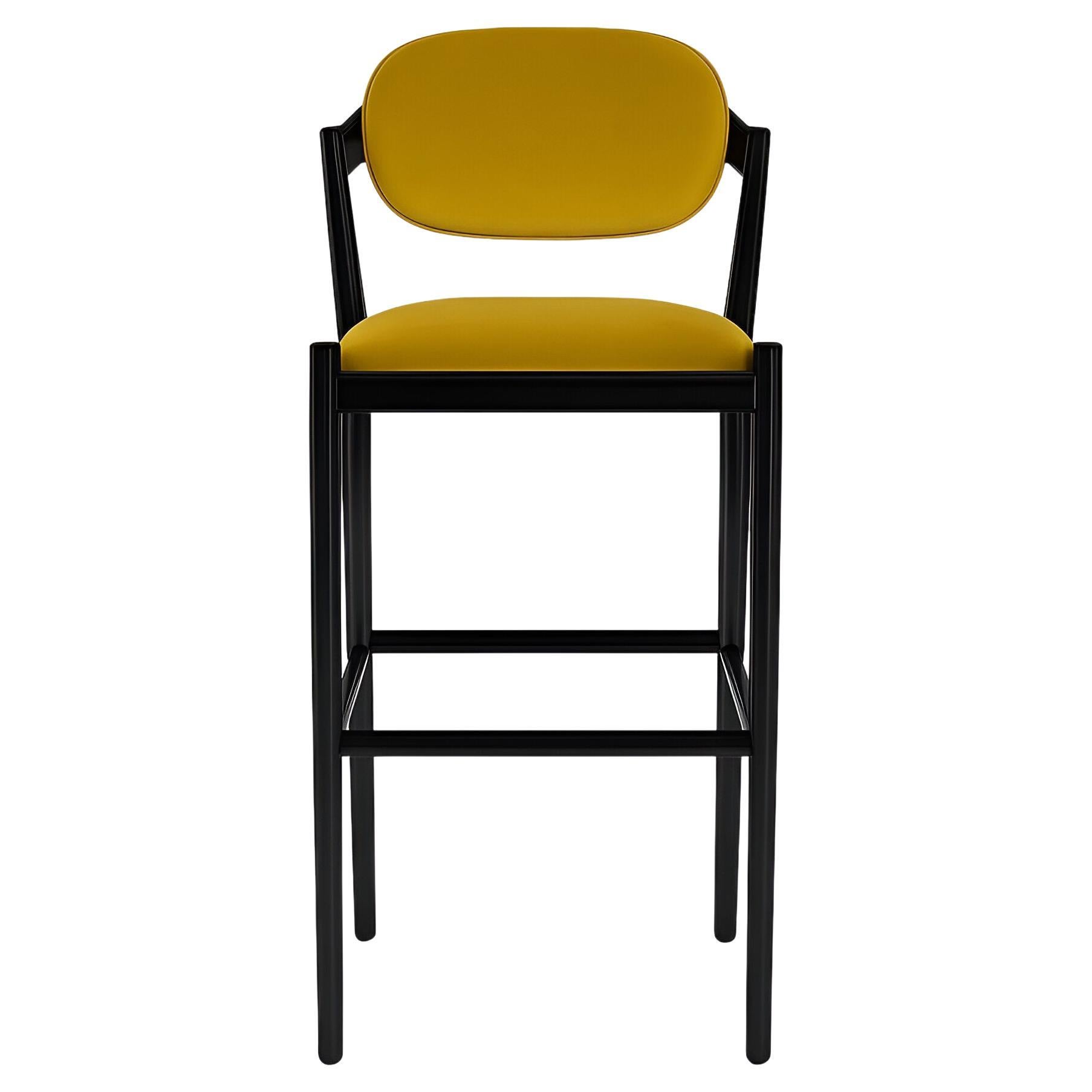 Tabouret de bar style moderne du milieu du siècle Ft. Cadre en laque noire et velours synthétique en vente