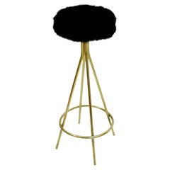 Sgabelli italiani in ottone e pelliccia di capra in stile metà secolo moderno