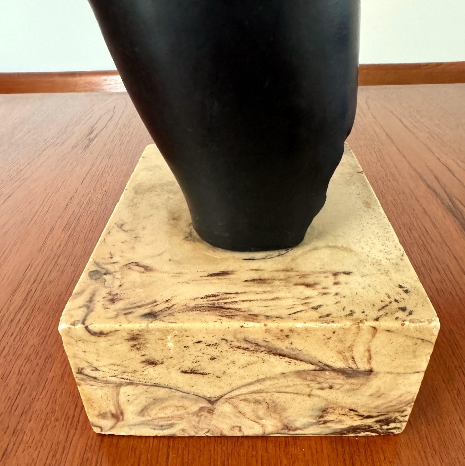 Milieu du XXe siècle Sculpture Aphrodite noire de style moderne du milieu du siècle dernier Alva Studios MMA en vente