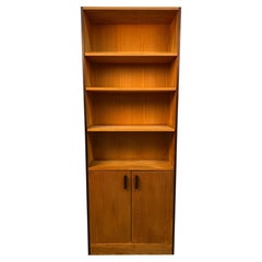 Bibliothèque de style « Mid-Century Modern » avec rangements
