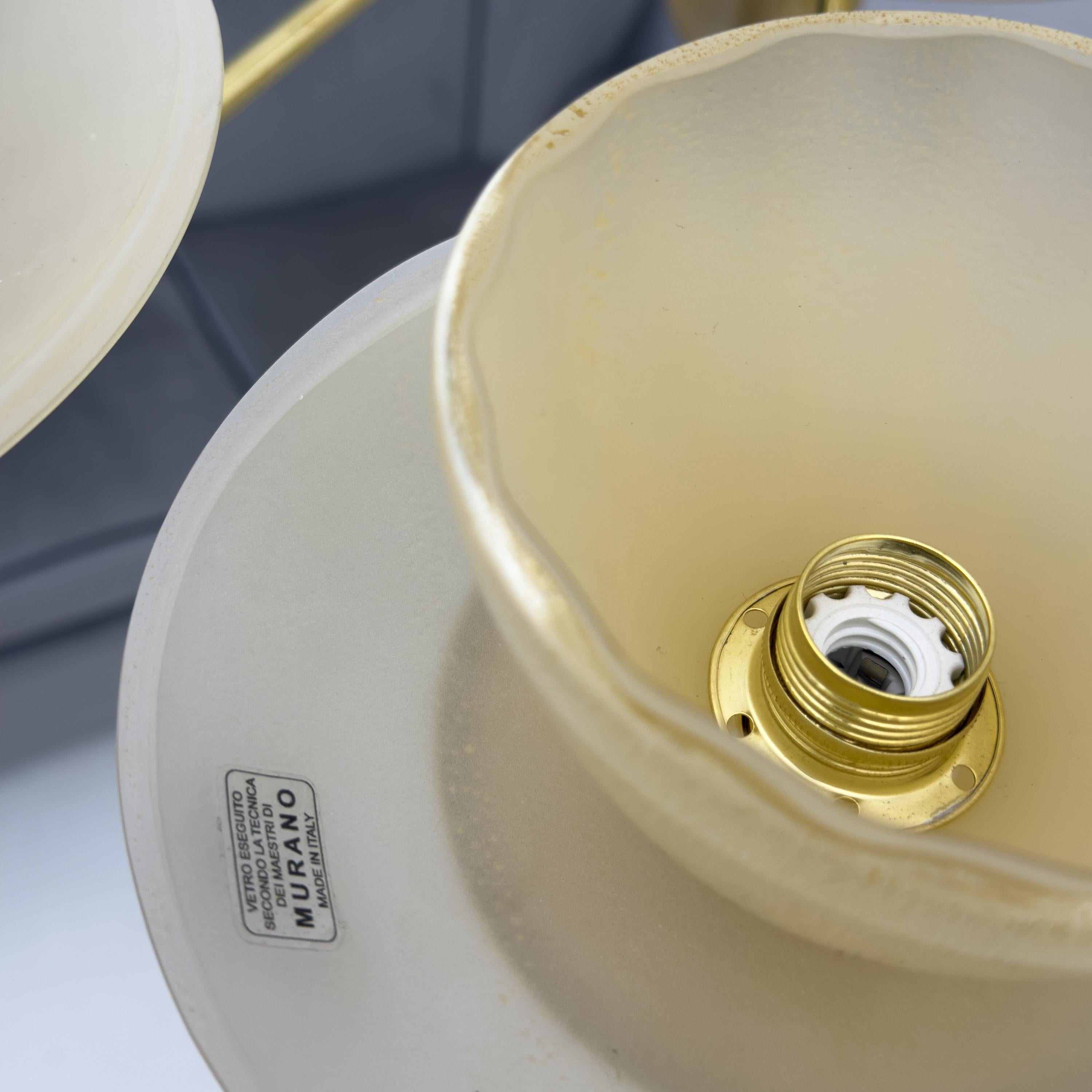 Mid Century Modern Style Brass and Murano Glass Big Chandelier in vendita 5
