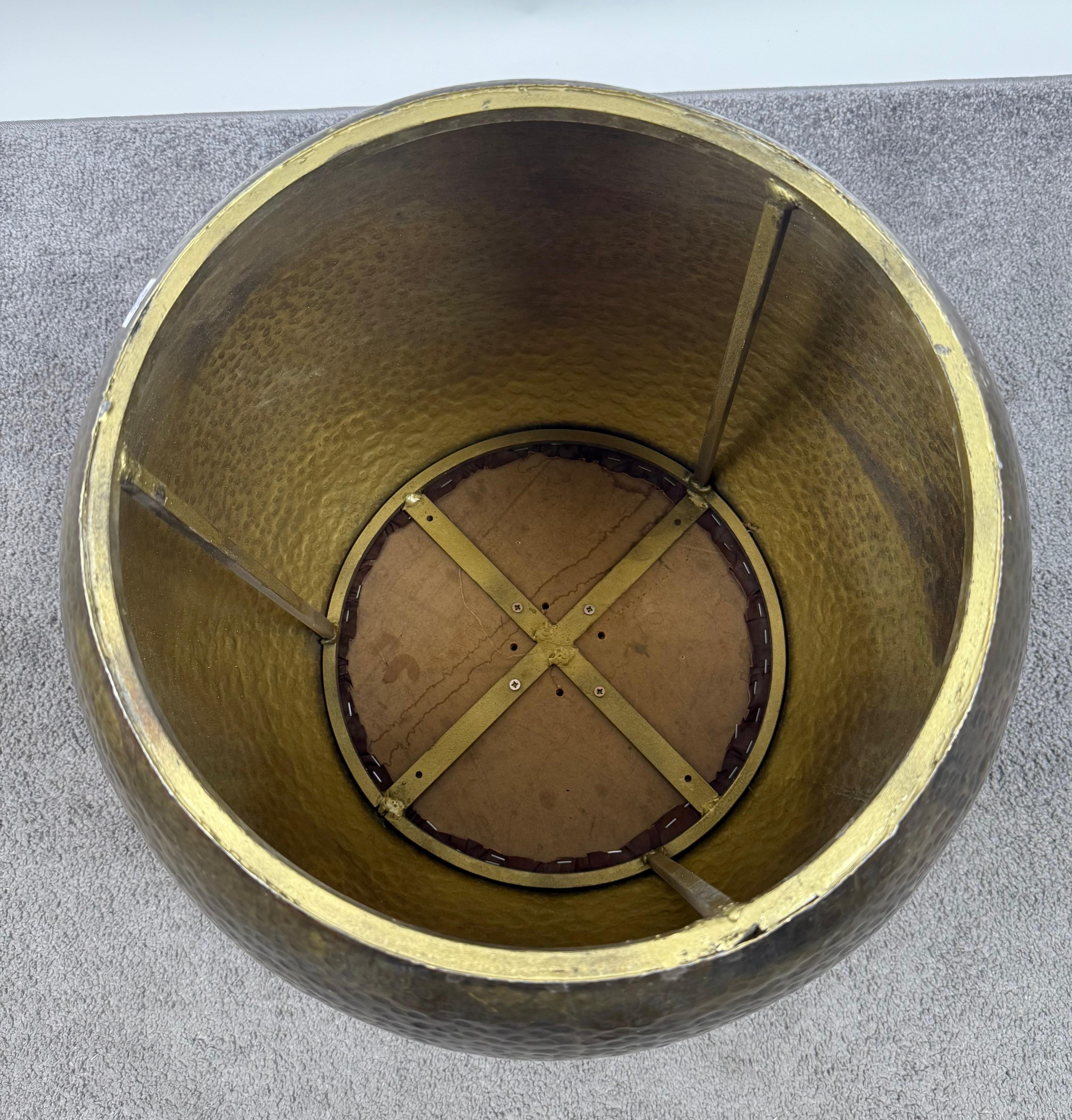 Pouf ou tabouret de style The Modernity en bronze avec dessus en cuir, une paire en vente 3