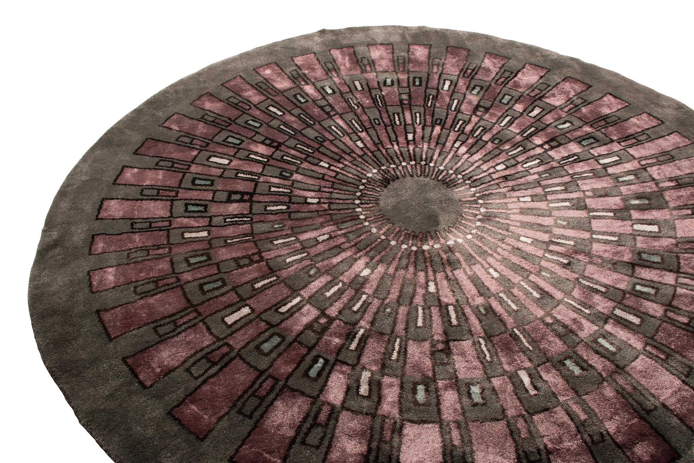 Mid-Century moderno Rug & Kilim's Mid-Century Modern Style Circle Rug, Purple Gray Art Deco in vendita