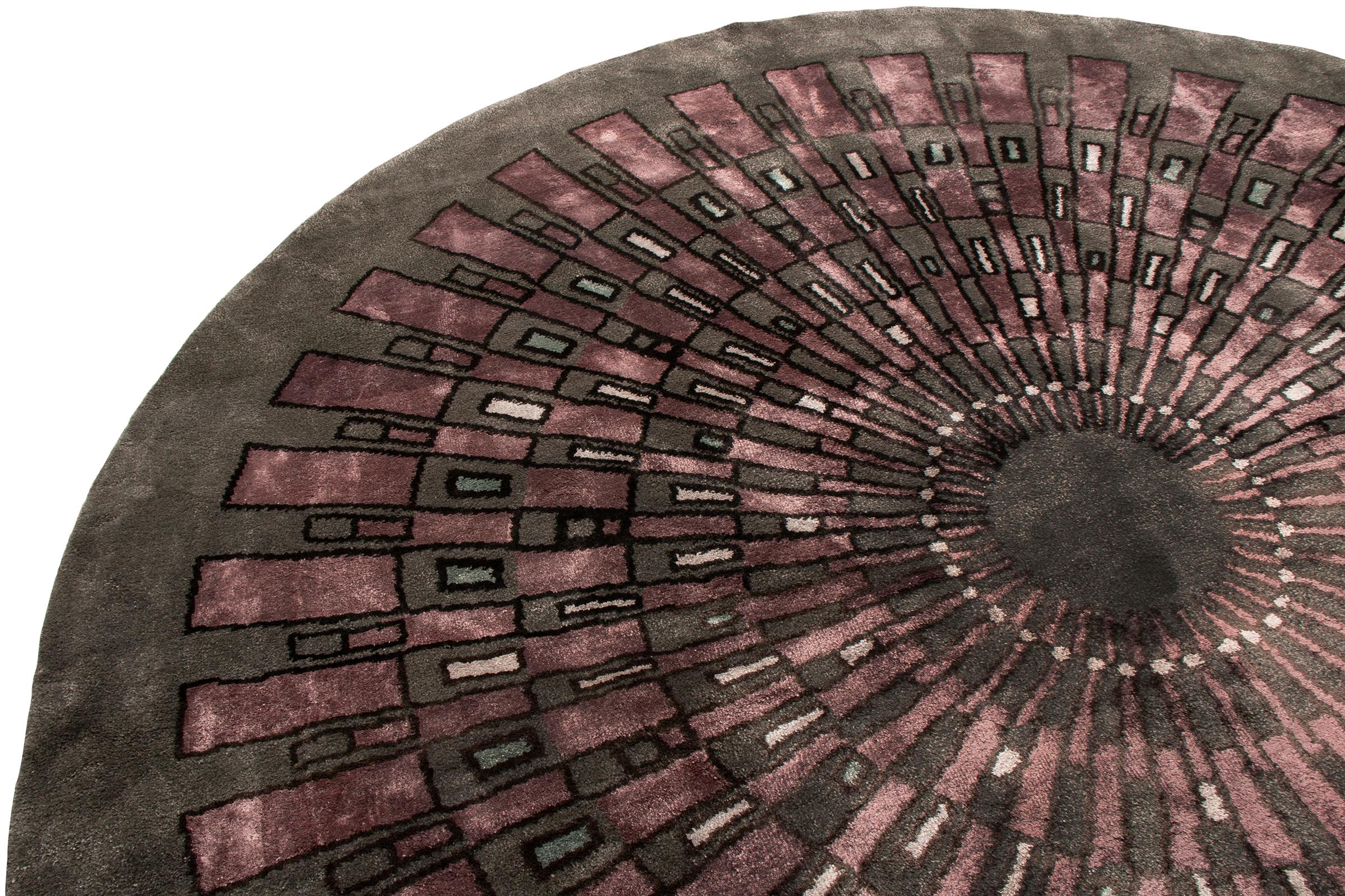 Indiano Rug & Kilim's Mid-Century Modern Style Circle Rug, Purple Gray Art Deco in vendita