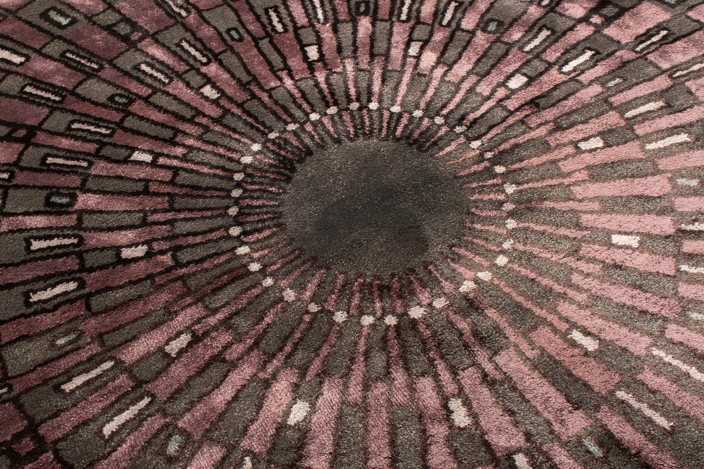 Annodato a mano Rug & Kilim's Mid-Century Modern Style Circle Rug, Purple Gray Art Deco in vendita