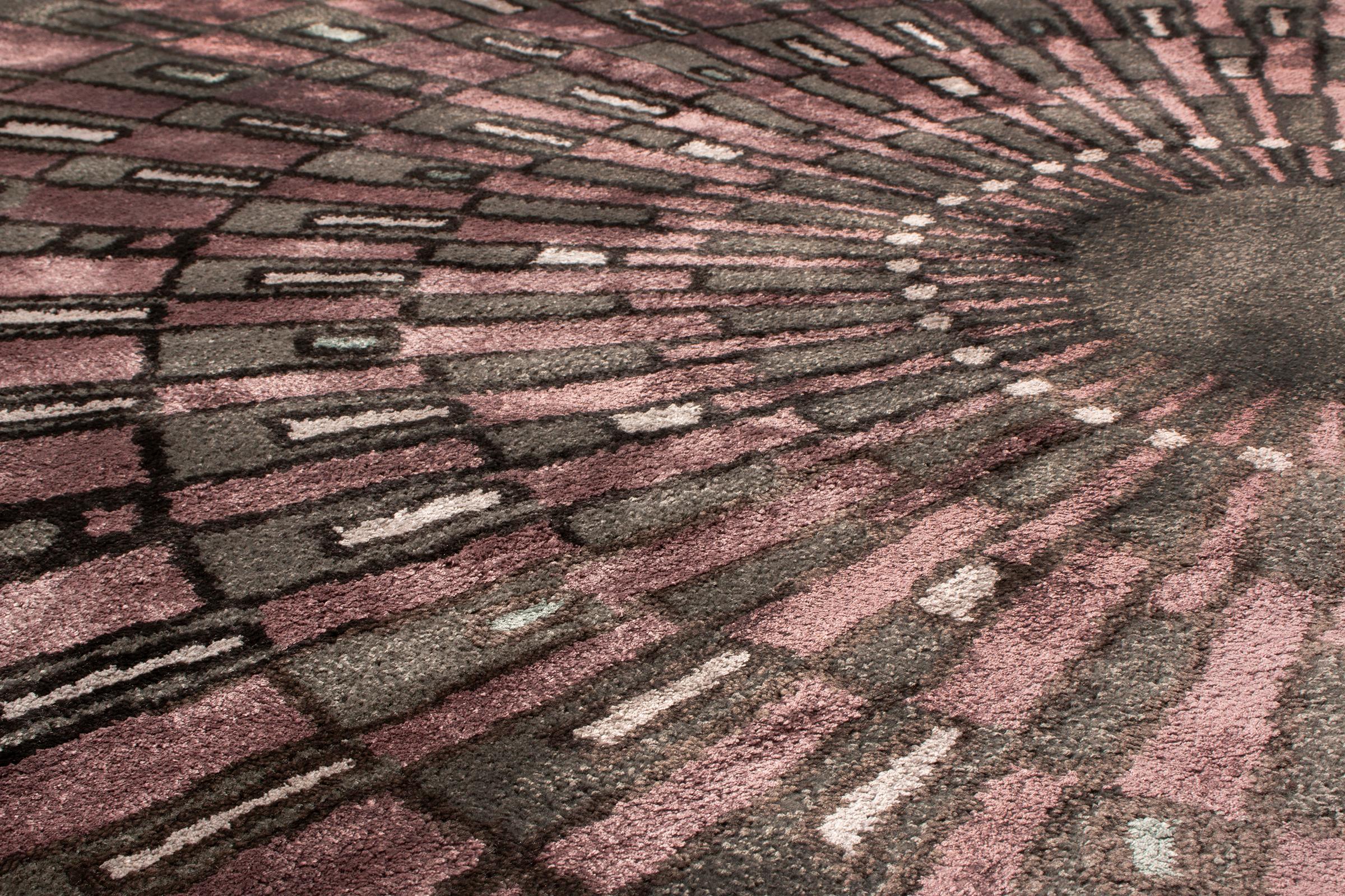 XXI secolo e contemporaneo Rug & Kilim's Mid-Century Modern Style Circle Rug, Purple Gray Art Deco in vendita