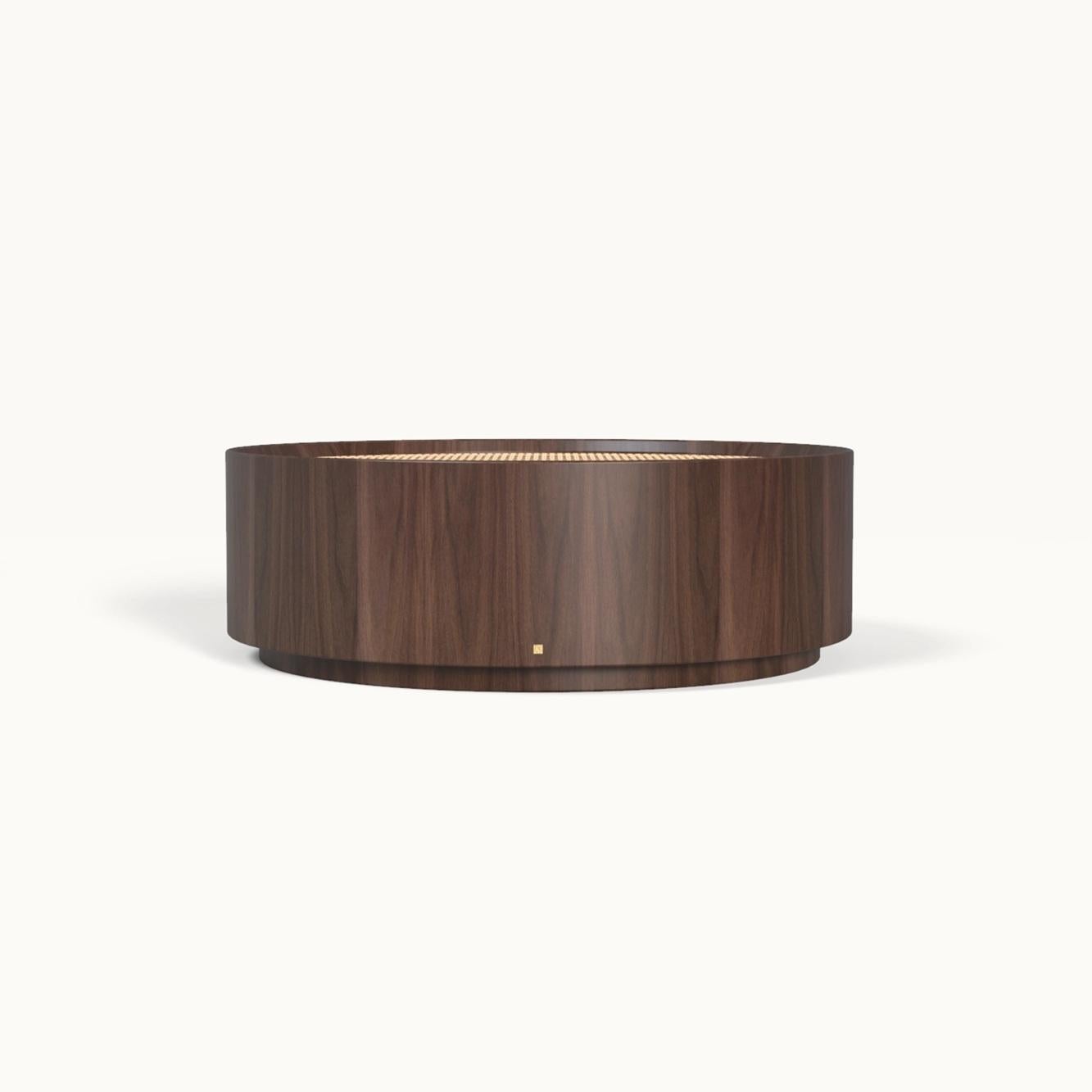 Mesa de centro de estilo moderno de mediados de siglo-Macassar de ébano con tapa de cristal de ratán sellado Portugués en venta