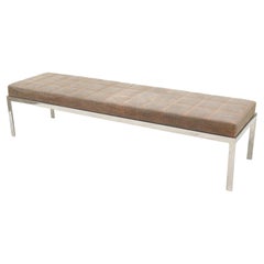 Grand banc rectangulaire en métal Cambridge de style moderne du milieu du siècle dernier