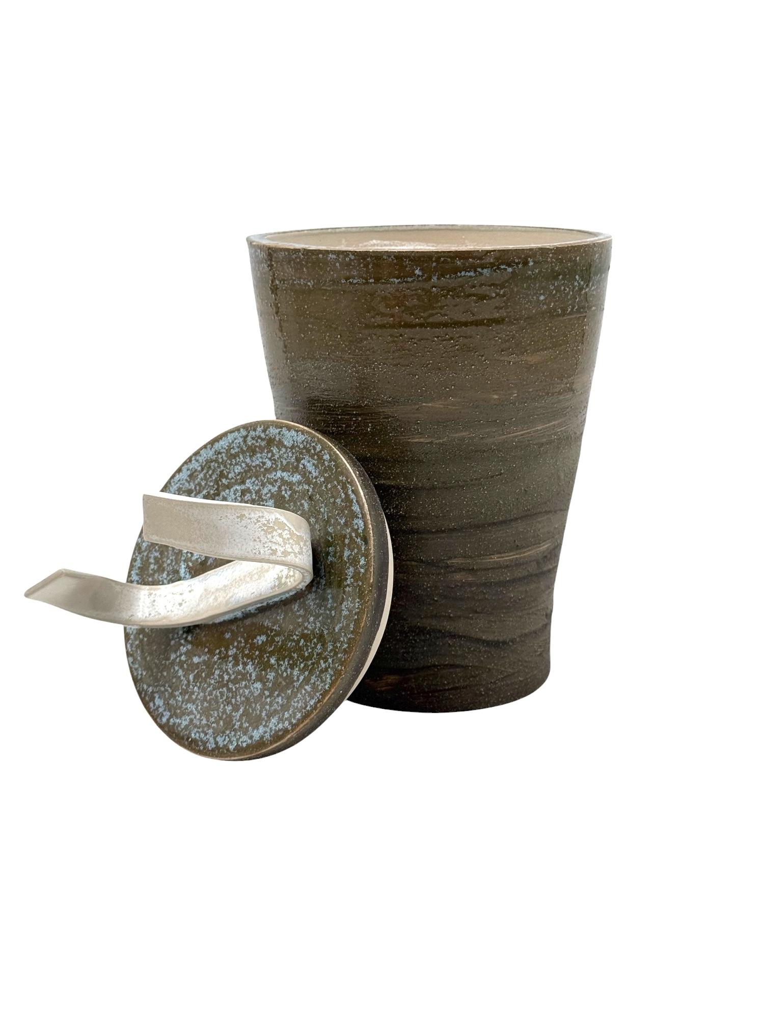 Mid-century Modern style dark green ceramic vase, Gabriele Bucci Italy 2000s For Sale 7