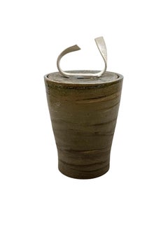 Dunkelgrüne Keramikvase im Stil der Jahrhundertmitte, Gabriele Bucci Italien 2000er
