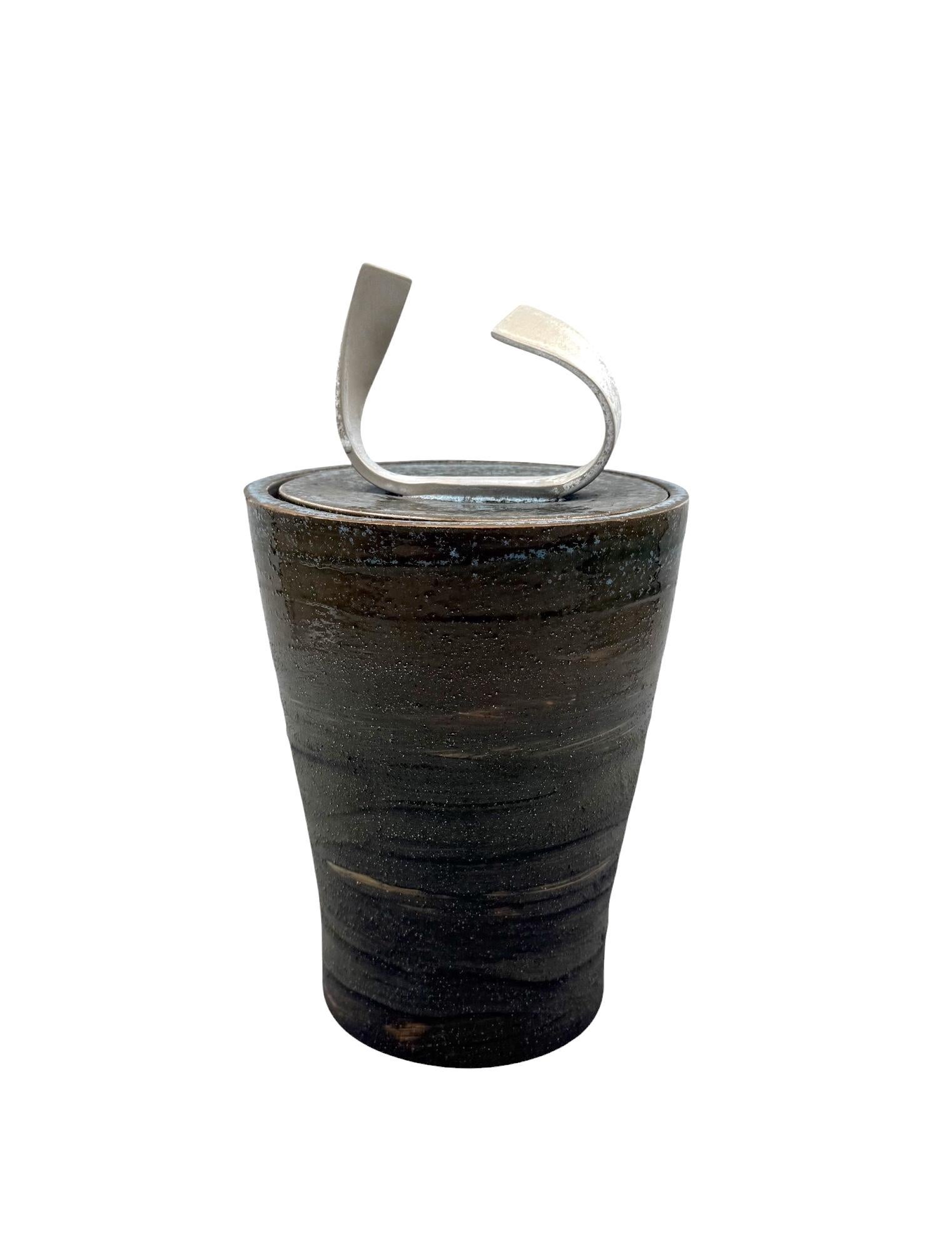 Mid-century Modern style dark green ceramic vase, Gabriele Bucci Italy 2000s For Sale 3