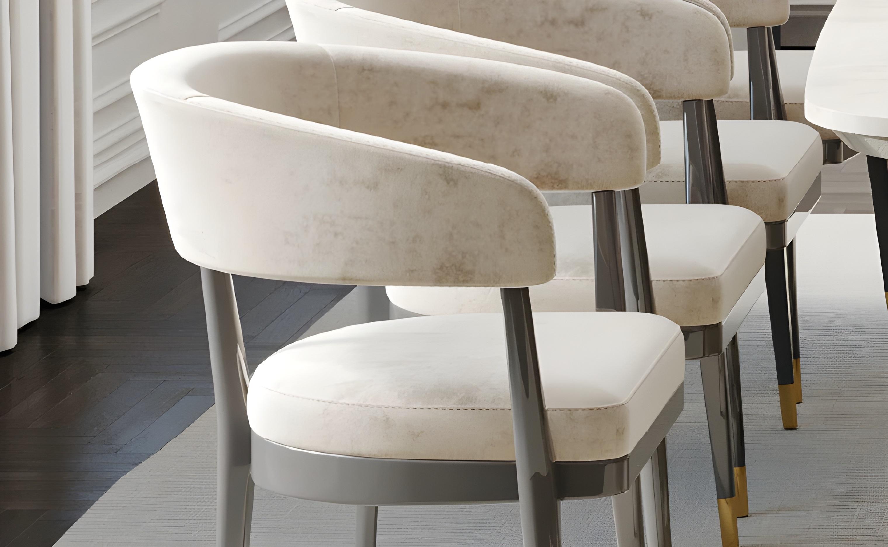 Sedie da pranzo in stile moderno di metà secolo con finiture personalizzate in velluto e laccate in vendita 2