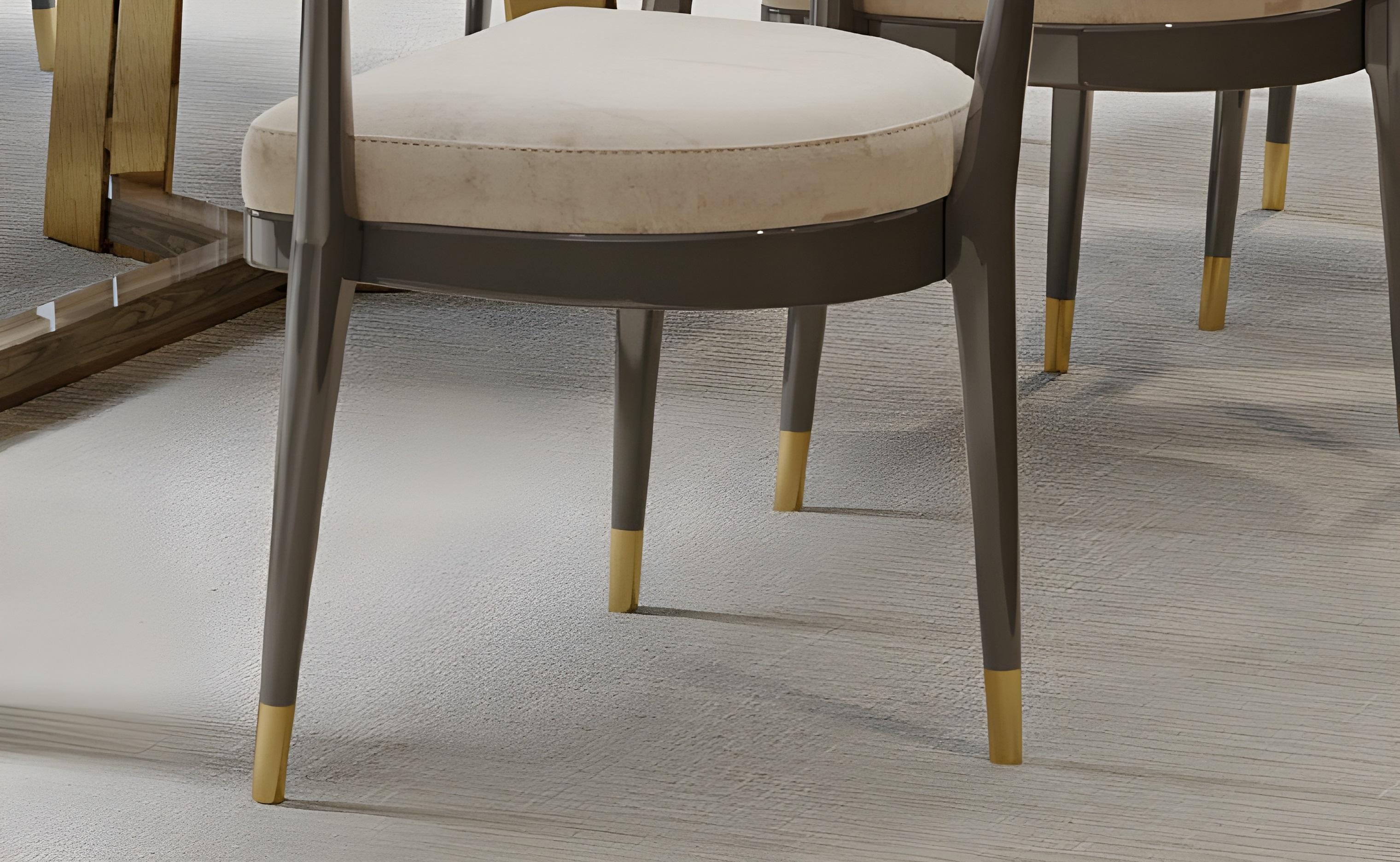 Bouclé Sedie da pranzo in stile moderno di metà secolo con finiture personalizzate in velluto e laccate in vendita