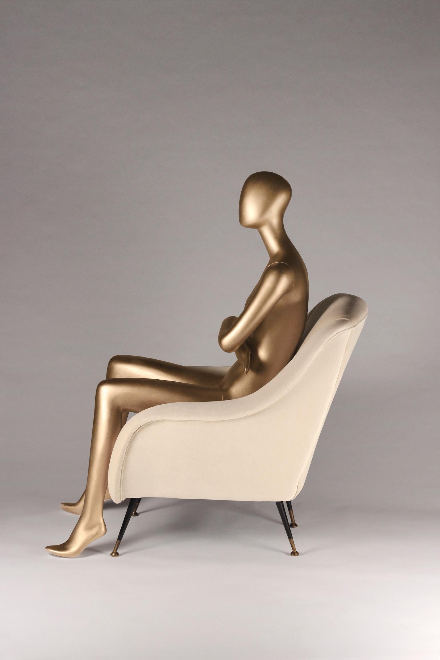Mid-Century Modern Style Inspired Italian Lounge Chair ‘Sophia’ in Ivory Velvet In New Condition For Sale In London, GB