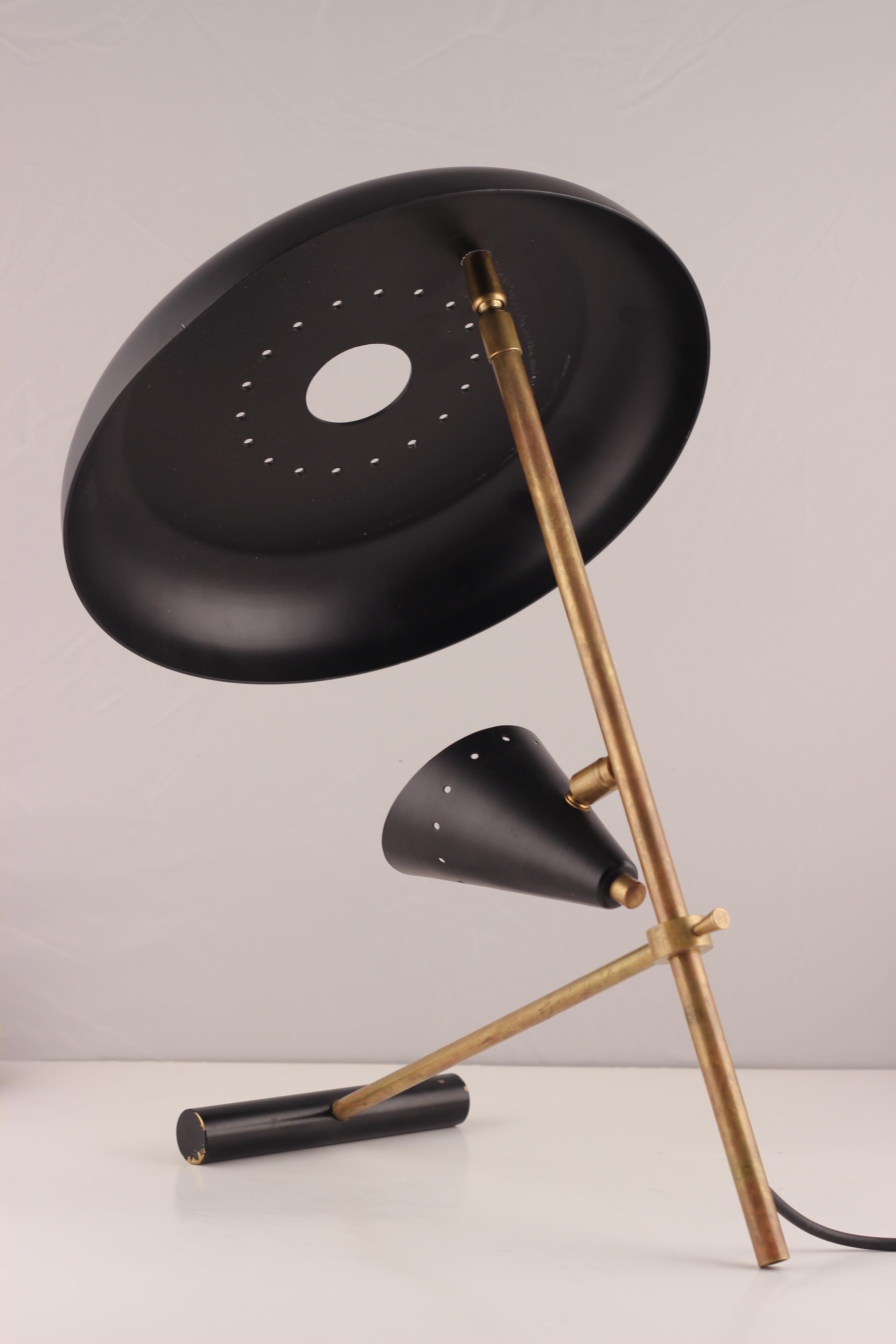 Contemporary Mid-Century Modern Style Italian Desk Light in Brass Inspired by Stilnovo  For Sale