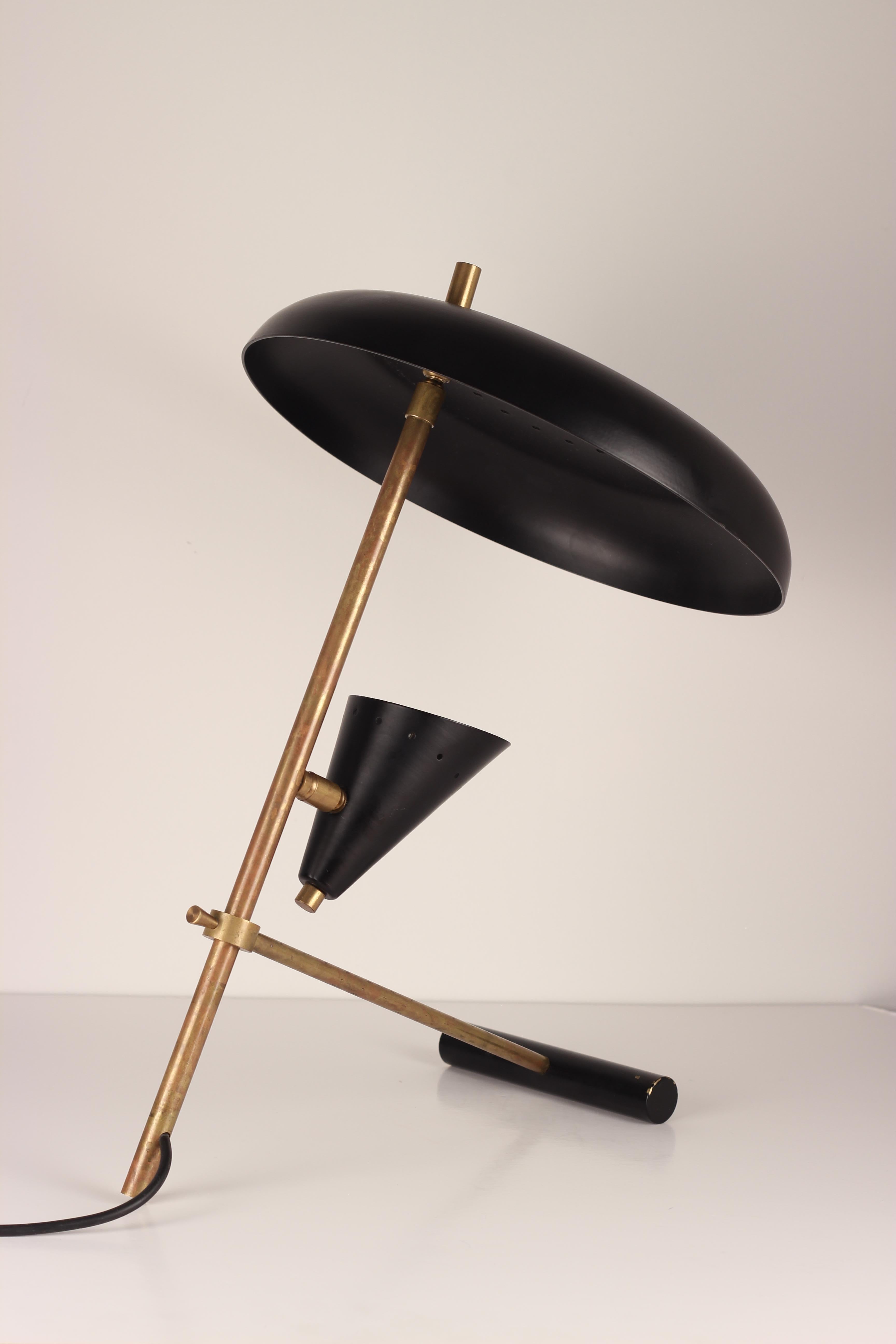 Mid-Century Modern Style Italian Desk Light in Brass Inspired by Stilnovo  For Sale 4