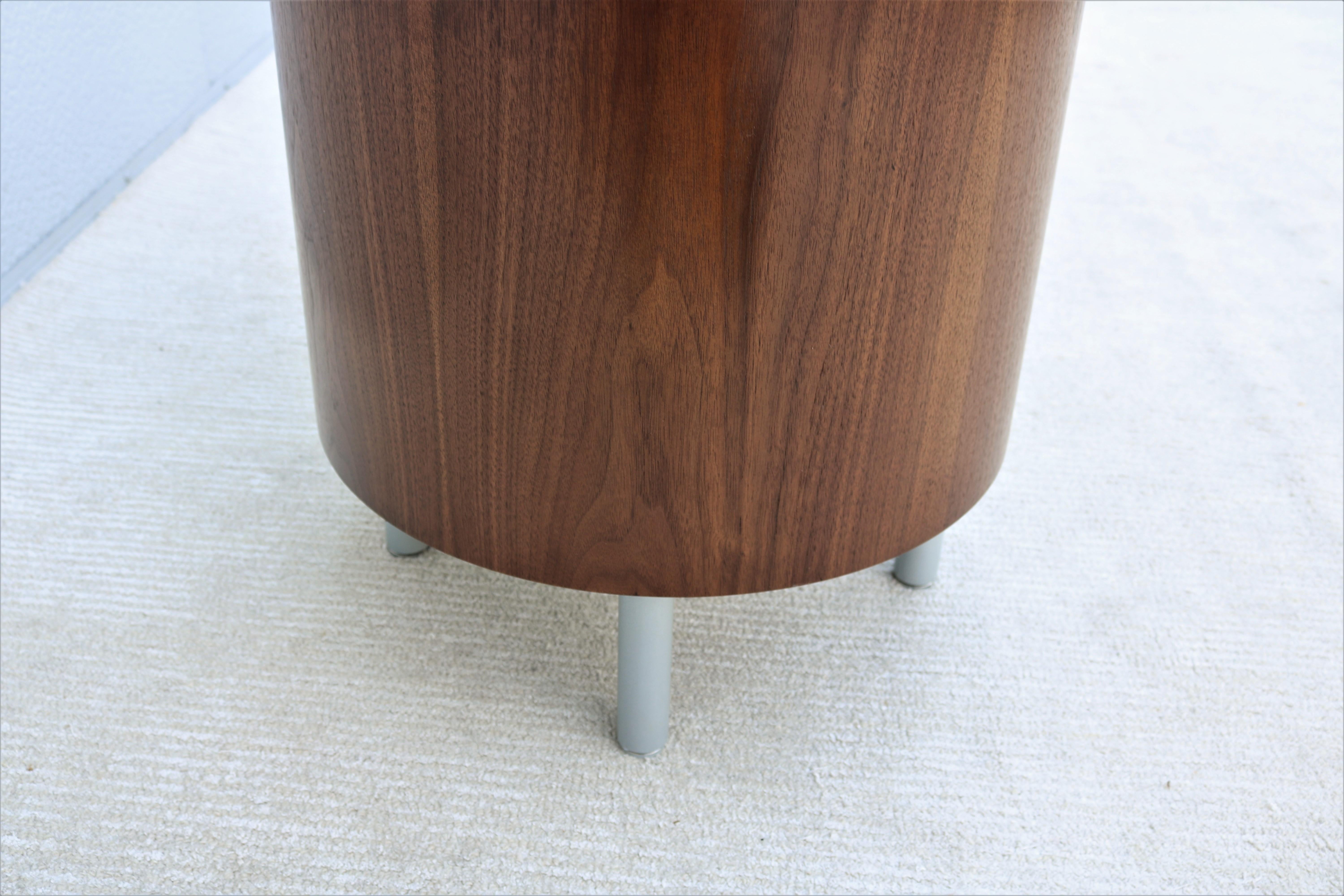 Mid-Century Modern Style Kimball Villa Round Walnut Wood Drum Side Tables a Pair For Sale 10
