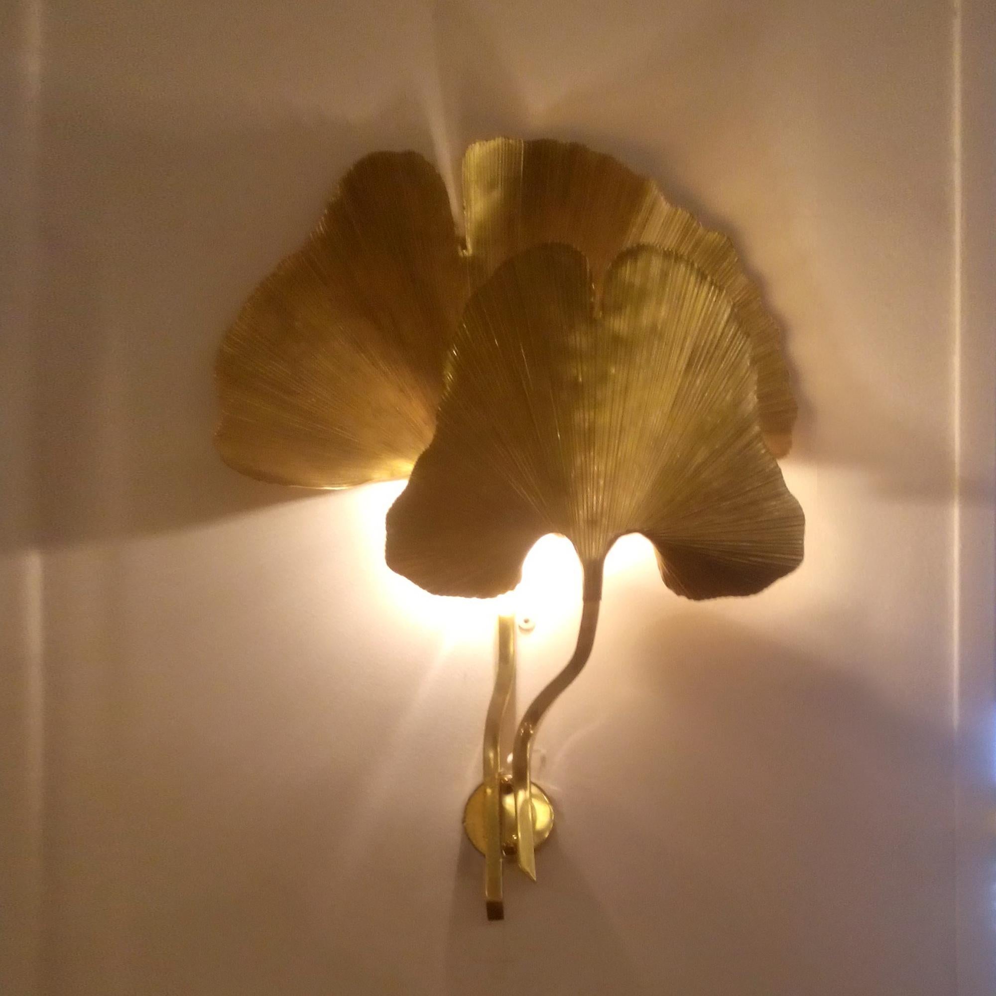 Mid-Century Modern Style Large Brass Wall Light Ginkgo Leaves Organic Shaped In New Condition In Bochum, NRW