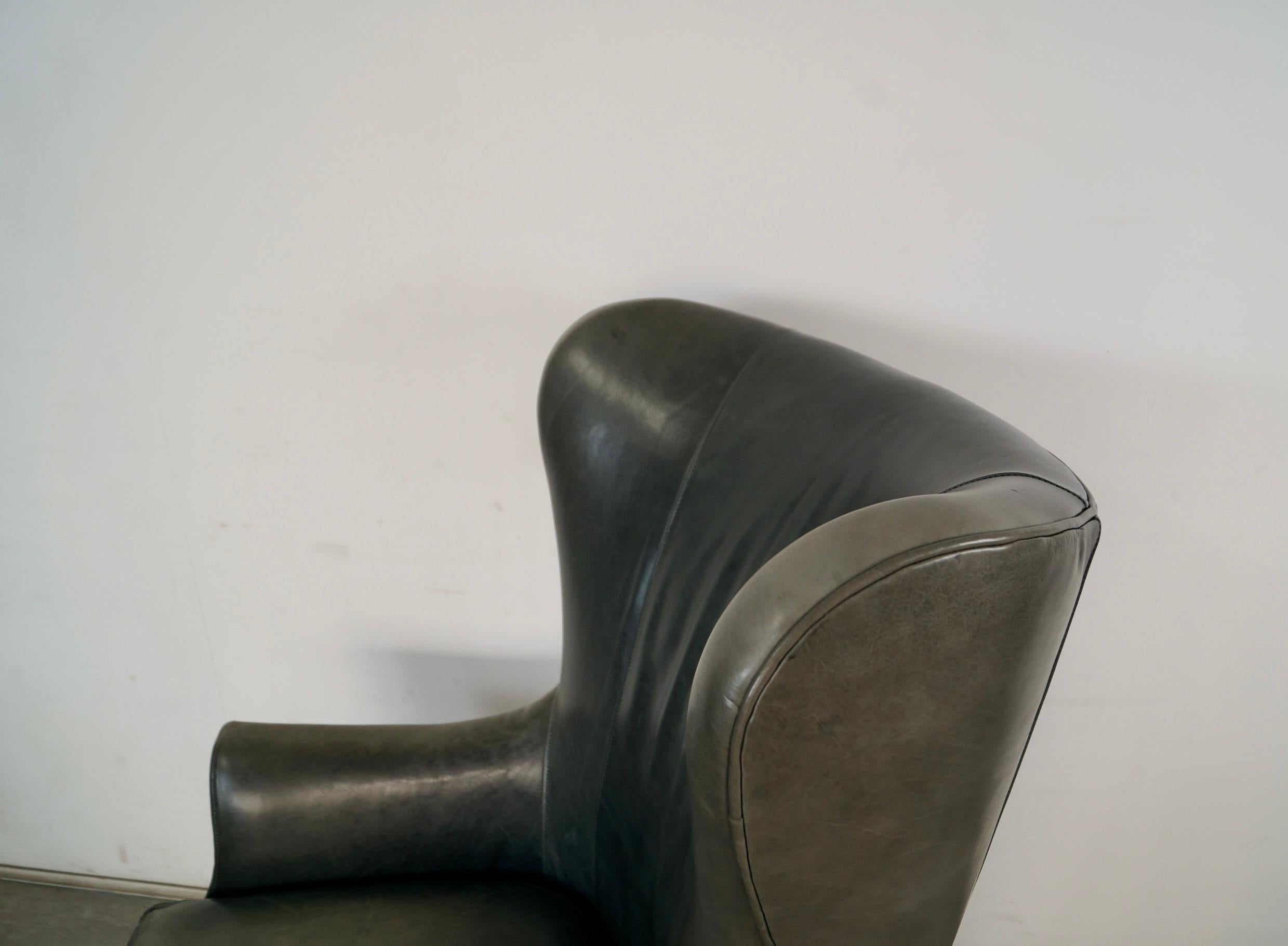 Chaise papillon Wingback en cuir de style moderne du milieu du siècle par Precedent Furniture en vente 7