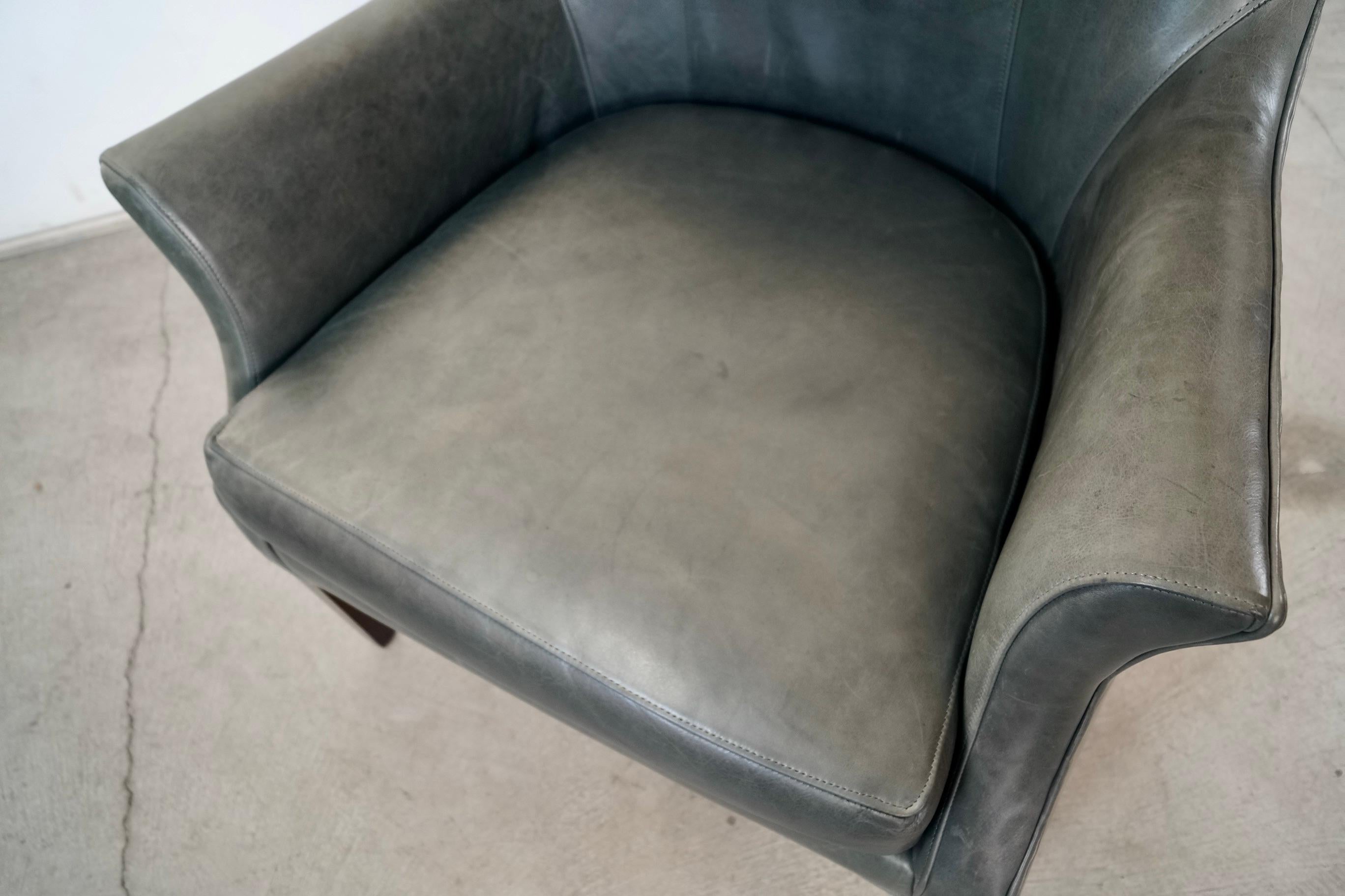 Chaise papillon Wingback en cuir de style moderne du milieu du siècle par Precedent Furniture en vente 9