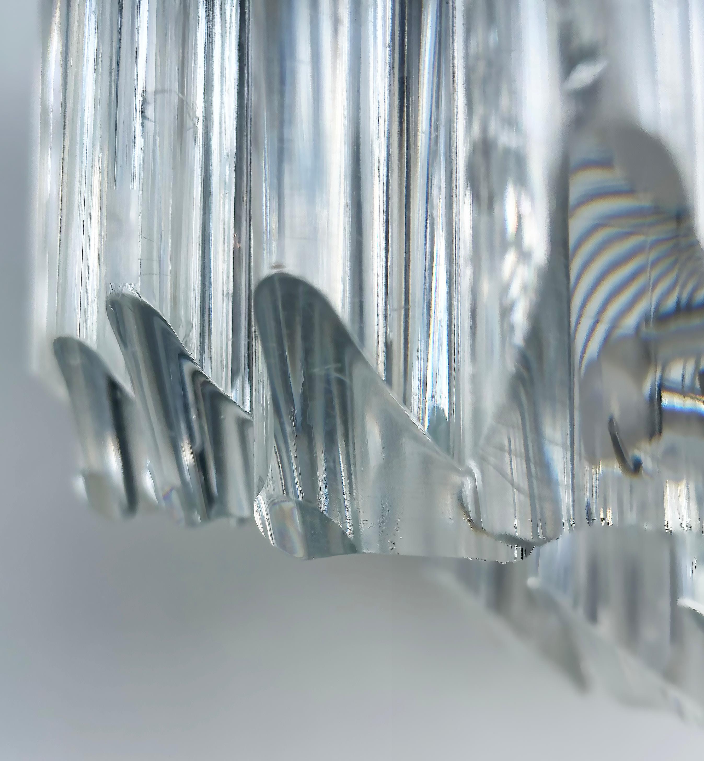 XXI secolo e contemporaneo Lampadario cromato in lucite in stile metà secolo moderno con baldacchino in vendita