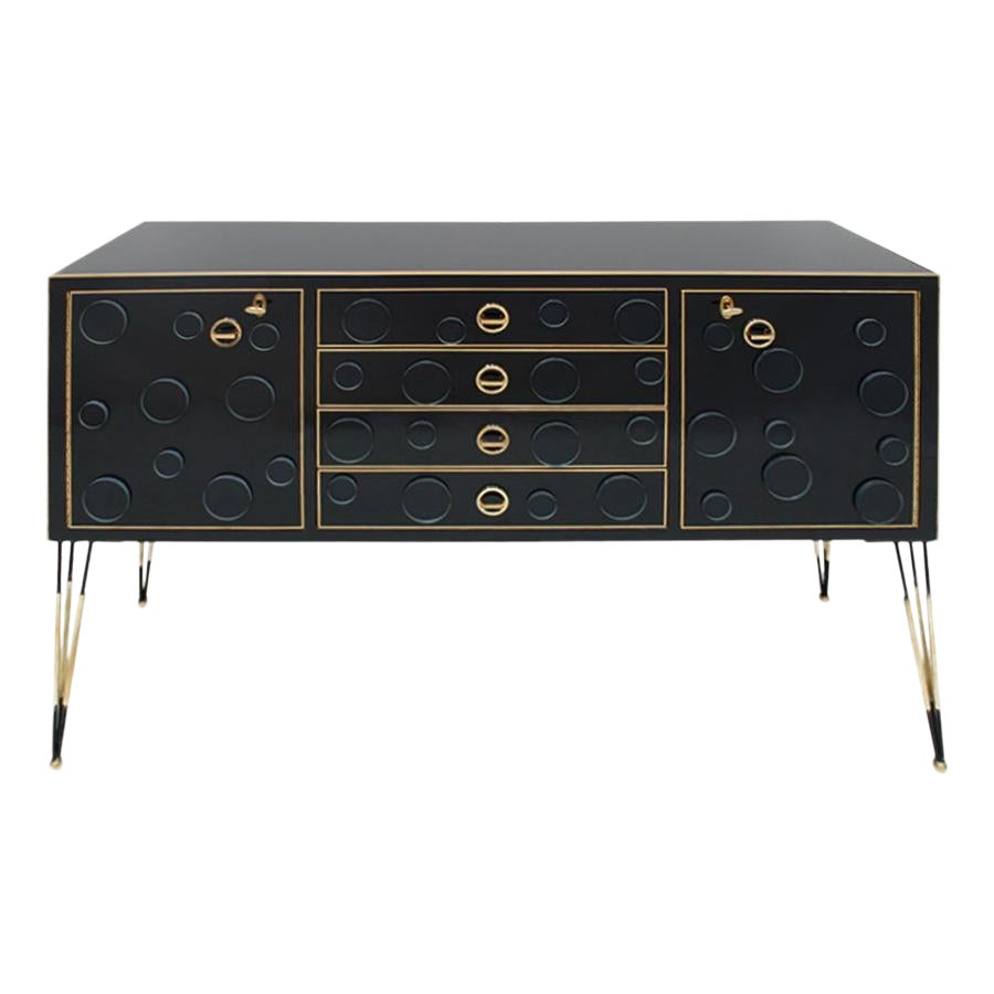 Credenza italiana in stile Mid-Century Modern realizzata in Wood, vetro scuro e ottone