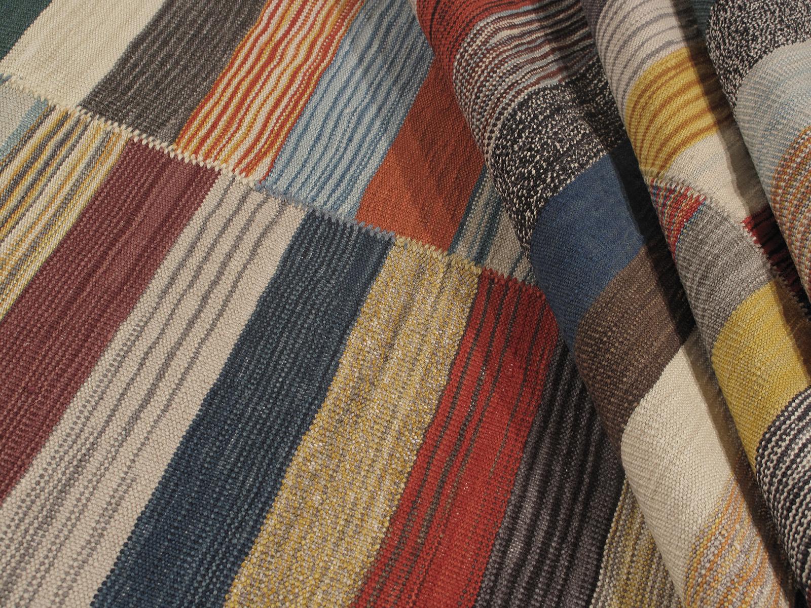 Mazandaran Flachgewebe-Teppich im modernen Stil der Jahrhundertmitte (Moderne der Mitte des Jahrhunderts) im Angebot