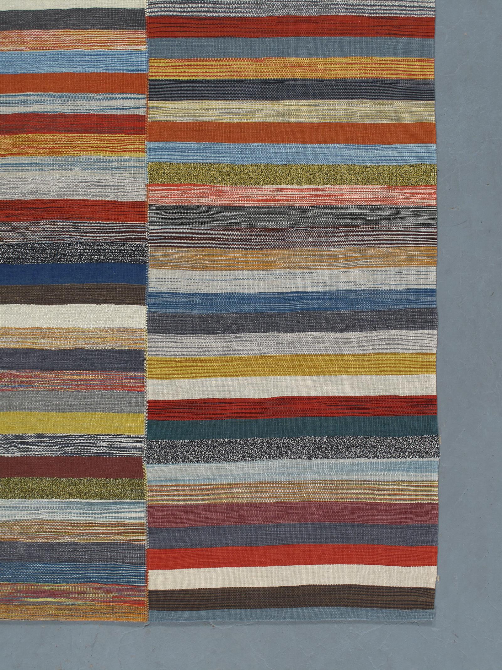 Hand-Woven Mid-Century Modern Style Mazandaran Flat-Weave Rug For Sale