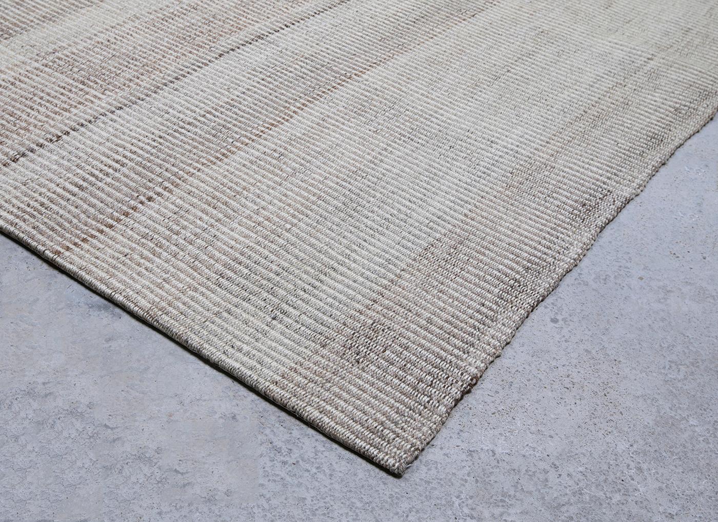 Mid-Century Modern Style Minimalist Charmo Flatweave Rug In New Condition For Sale In New York, NY