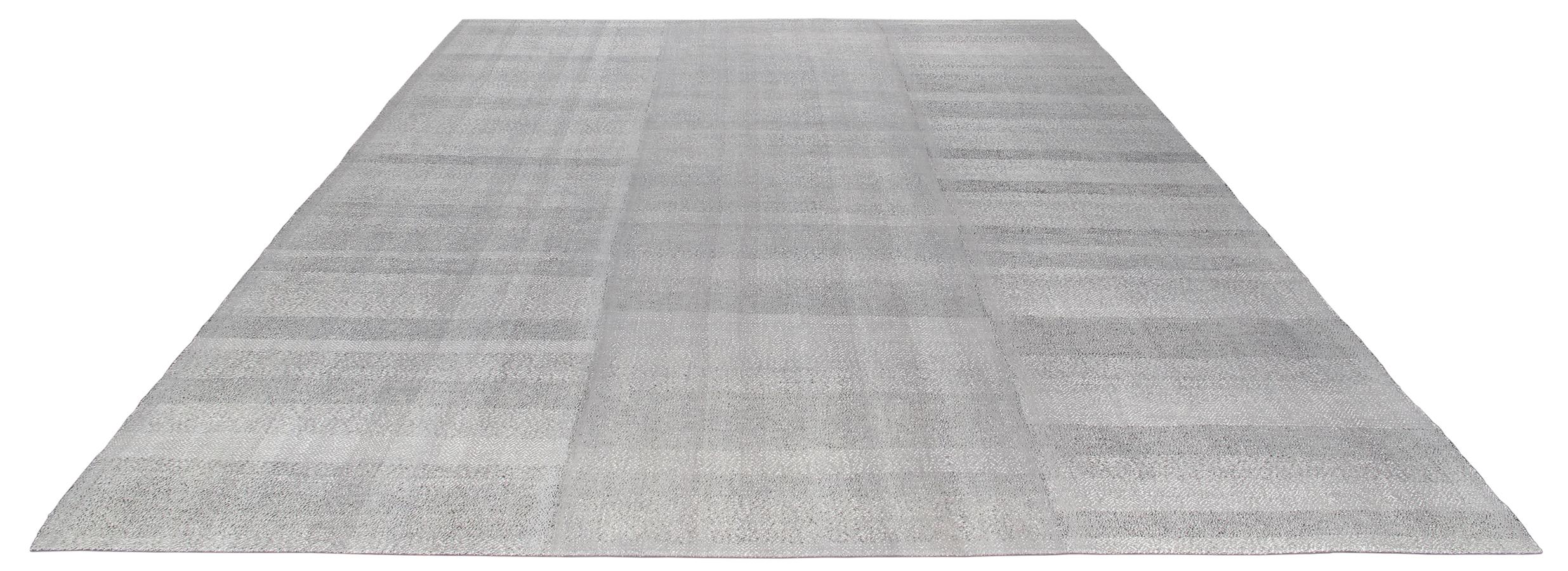 Hand-Woven Mid-Century Modern Style Minimalist Flat-Weave Rug For Sale