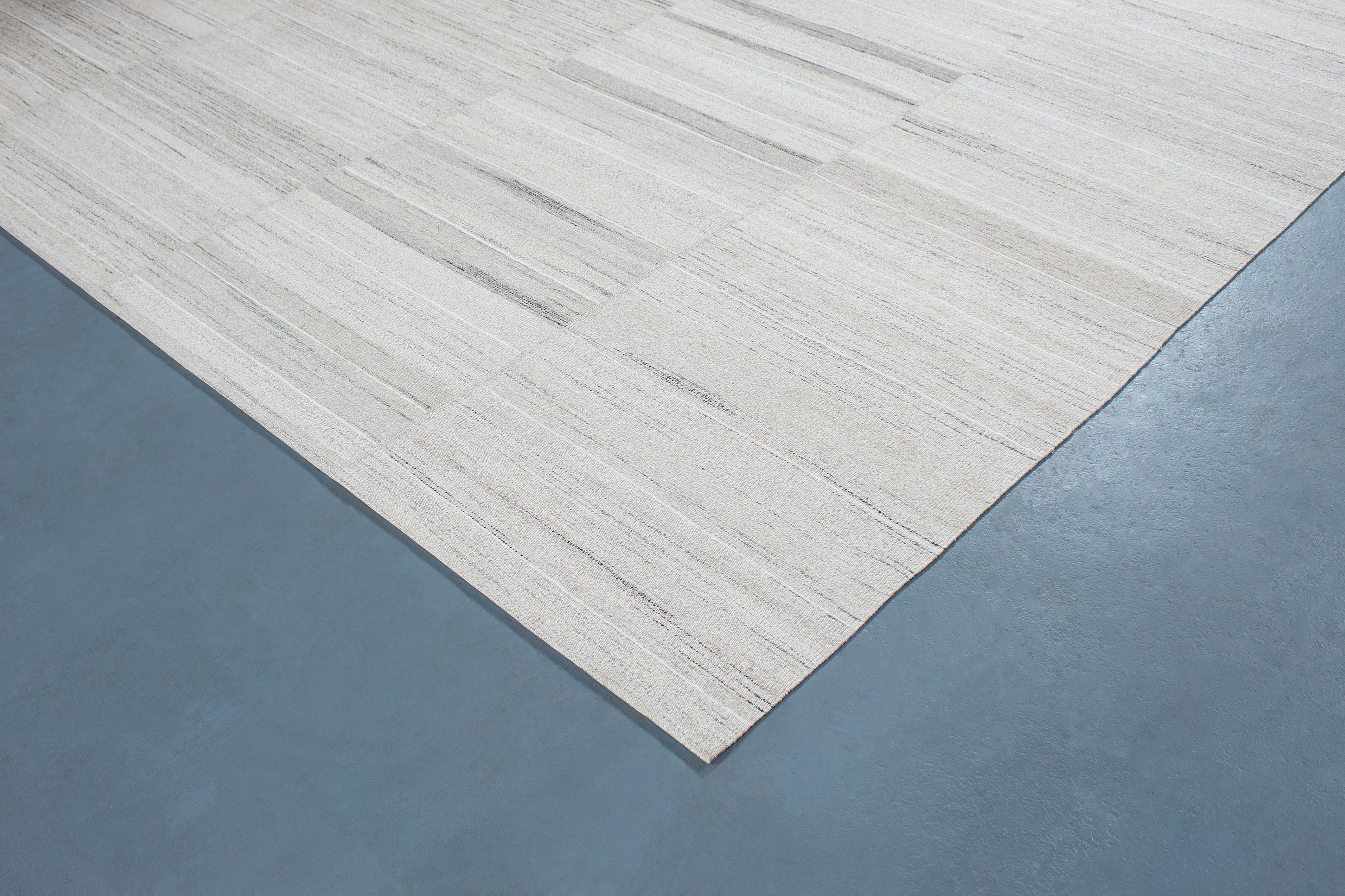 Minimalistischer Mazandaran Flachgewebe-Teppich im Mid-Century Modern-Stil im Zustand „Neu“ im Angebot in New York, NY