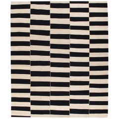 Minimalistischer Flachgewebe-Teppich mit Mazandaran-Streifen im Mid-Century Modern-Stil