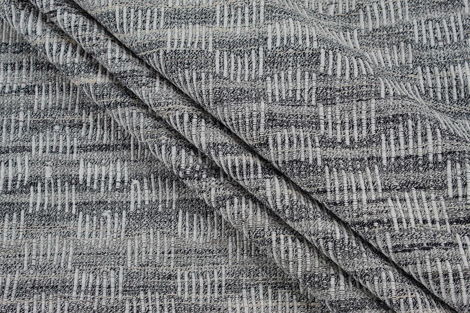 Contemporary Mid-Century Modern Style Minimalist Pattern Flatweave Rug For Sale
