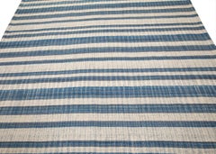 Minimalistischer Pelas Flachgewebe-Teppich im Mid-Century Modern-Stil