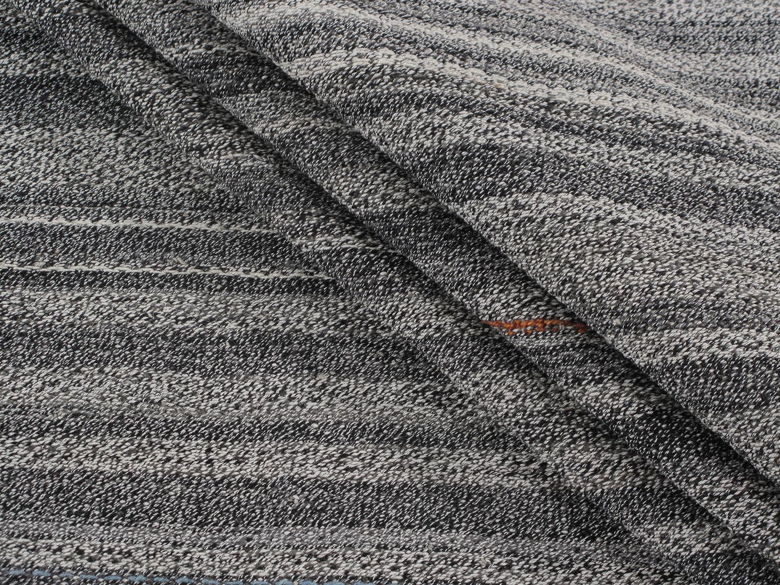 Minimalistischer persischer Flachgewebe-Teppich Damavand im modernen Stil der Jahrhundertmitte (Persisch) im Angebot