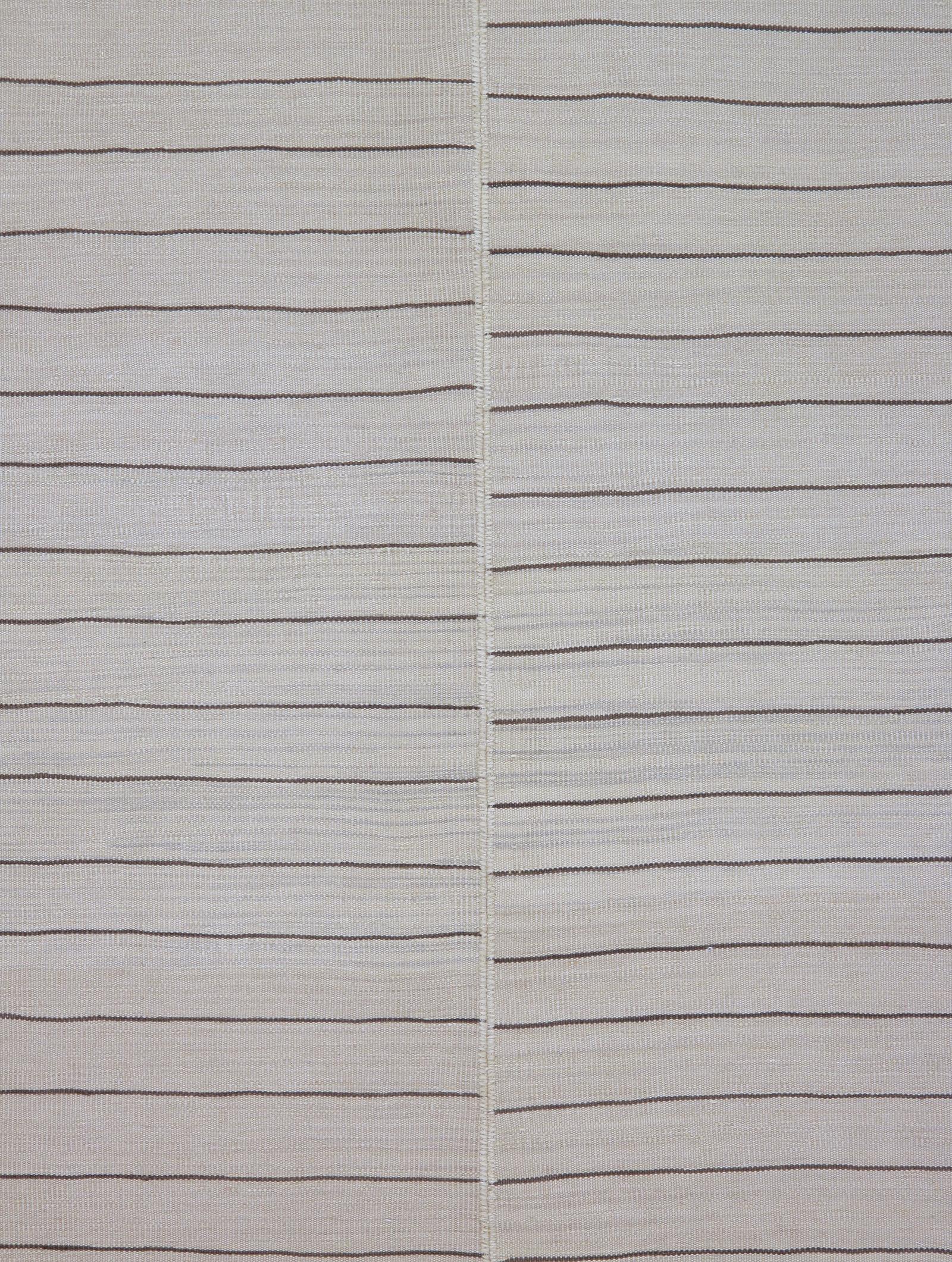Minimalistischer persischer Mazandaran Flachgewebe-Teppich im modernen Stil der Jahrhundertmitte (Moderne der Mitte des Jahrhunderts) im Angebot