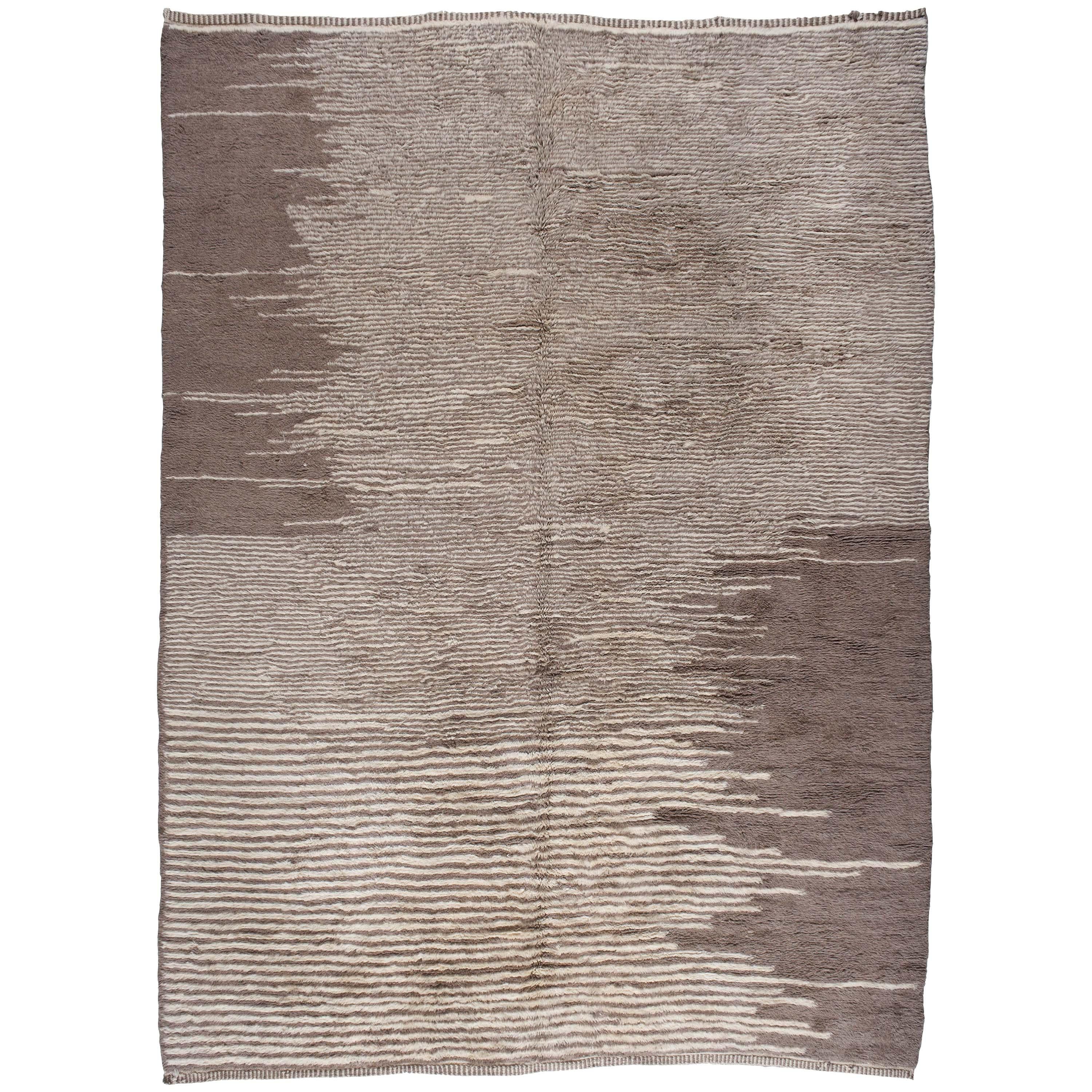 Marokkanischer Teppich im modernen Mid-Century-Stil