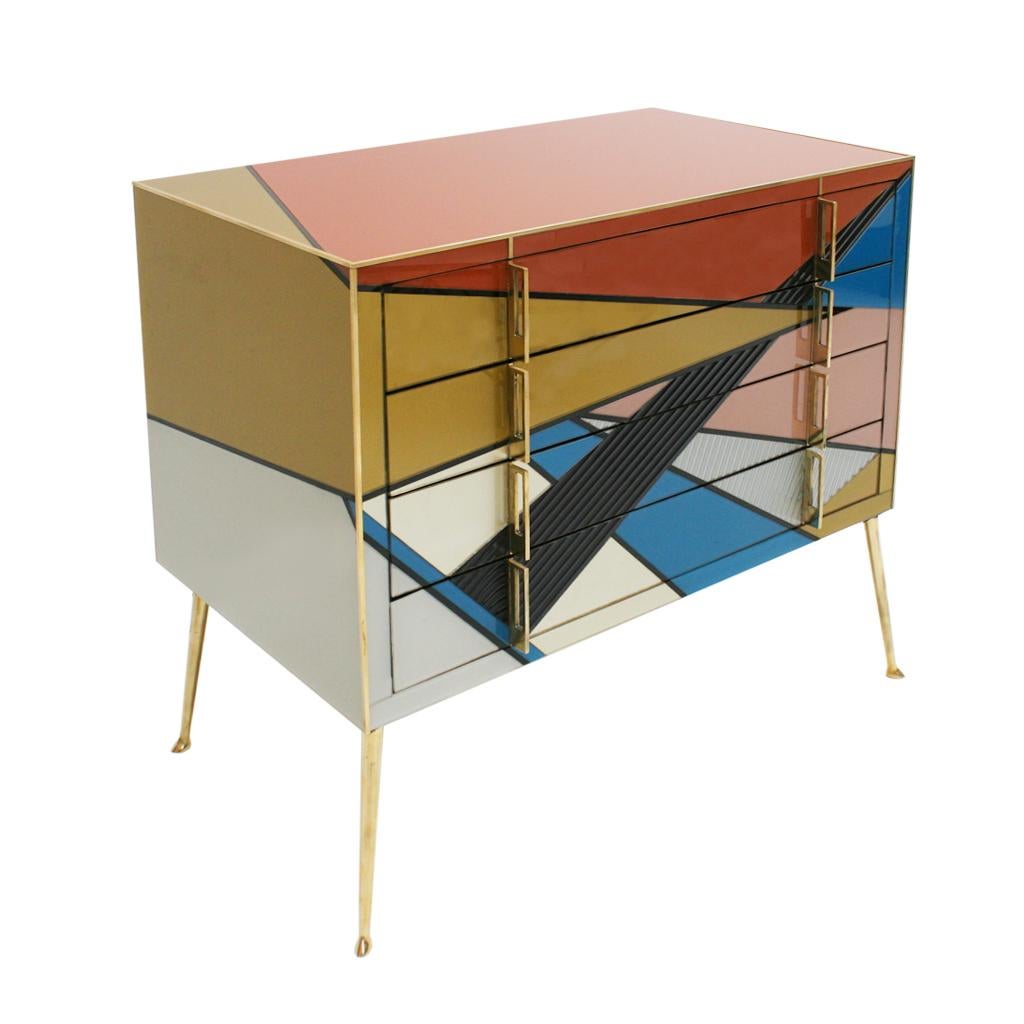 Mid-Century moderno Commodo italiano in vetro colorato di Murano e ottone in stile metà secolo moderno in vendita