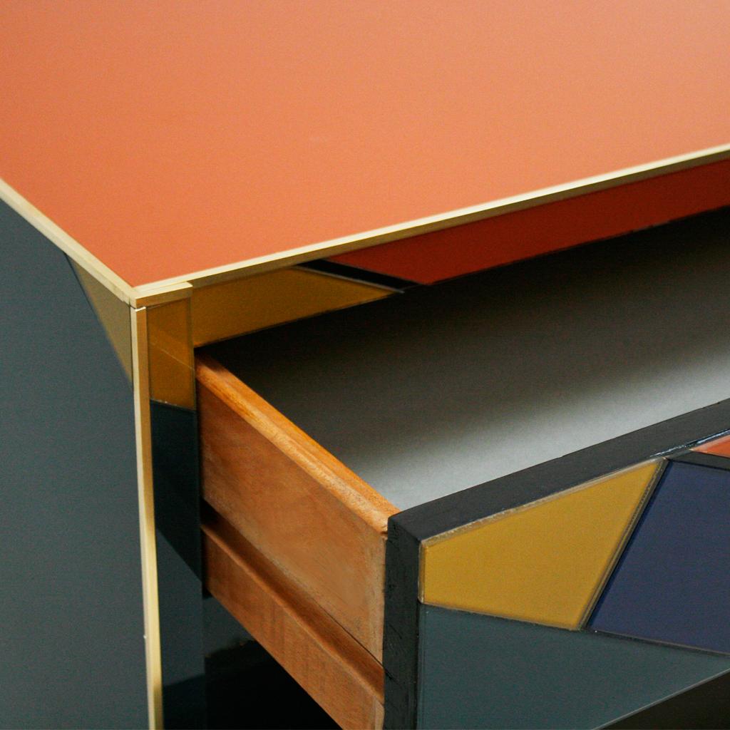 Mid-Century Modern Style Murano Farbiges Glas und Messing Italienische Kommode im Angebot 3