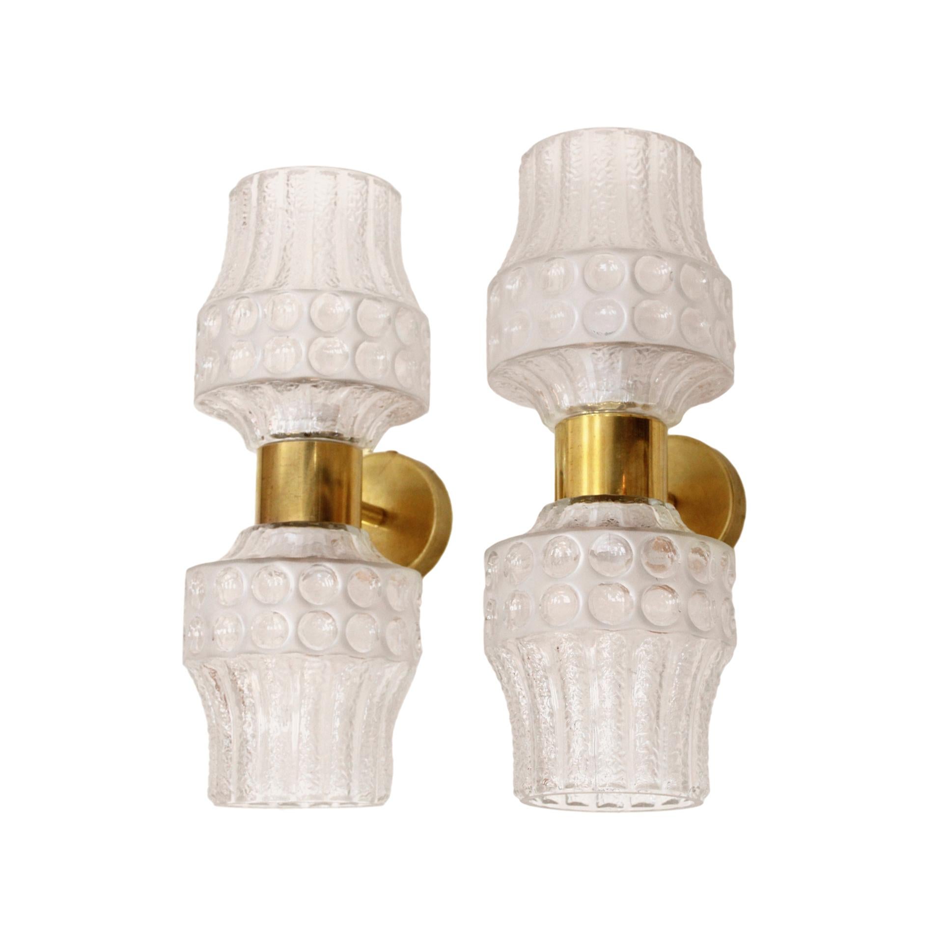 Mid-Century Modern Style Murano Glass and Brass Pair of Italian Sconces In Good Condition In Madrid, ES