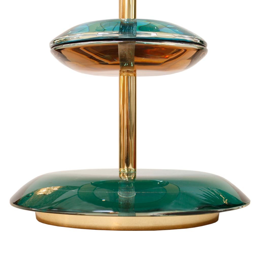 Pareja de lámparas de mesa italianas de latón y cristal de Murano de estilo moderno de mediados de siglo Siglo XXI y contemporáneo en venta