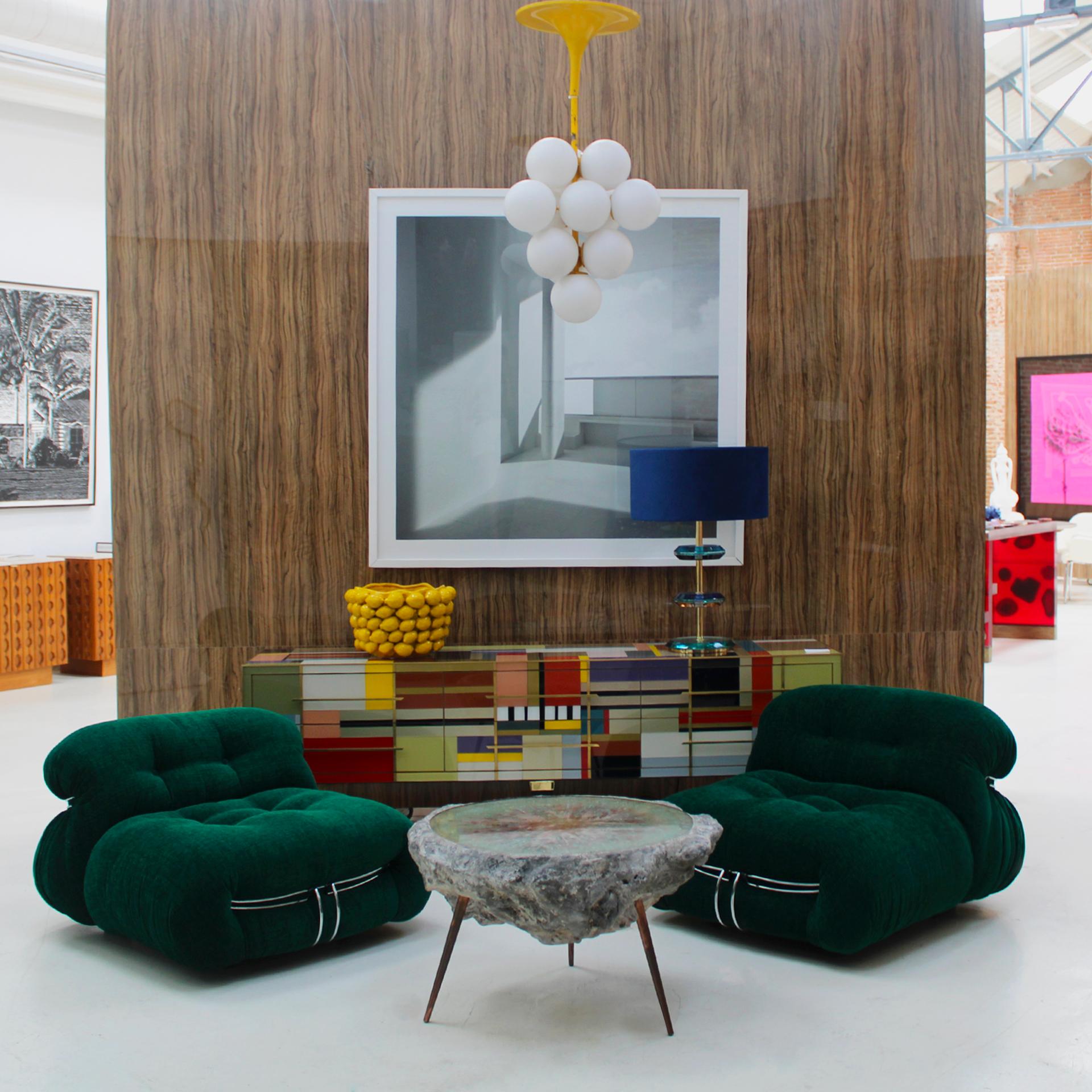 Pareja de lámparas de mesa italianas de latón y cristal de Murano de estilo moderno de mediados de siglo Latón en venta