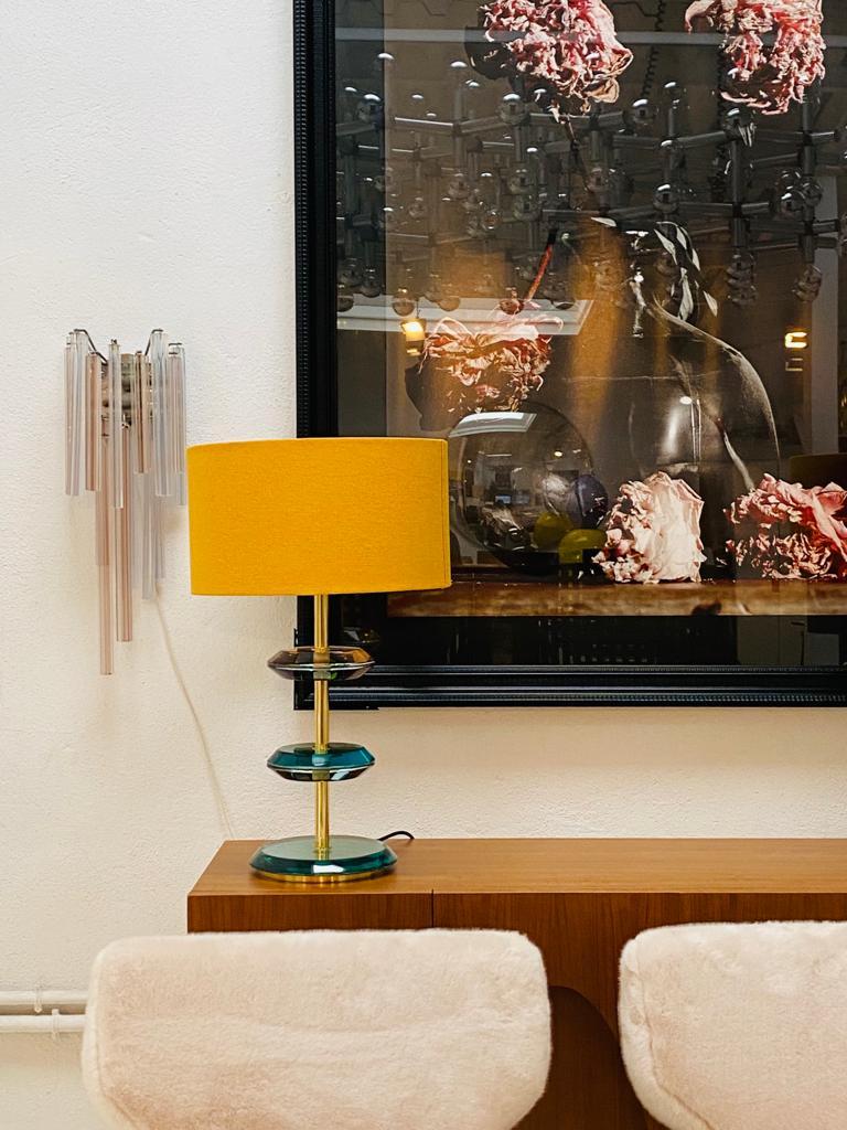 Paire de Lampes de Table Italiennes en Verre de Murano et Laiton de Style Moderne du Milieu du Siècle en vente 3