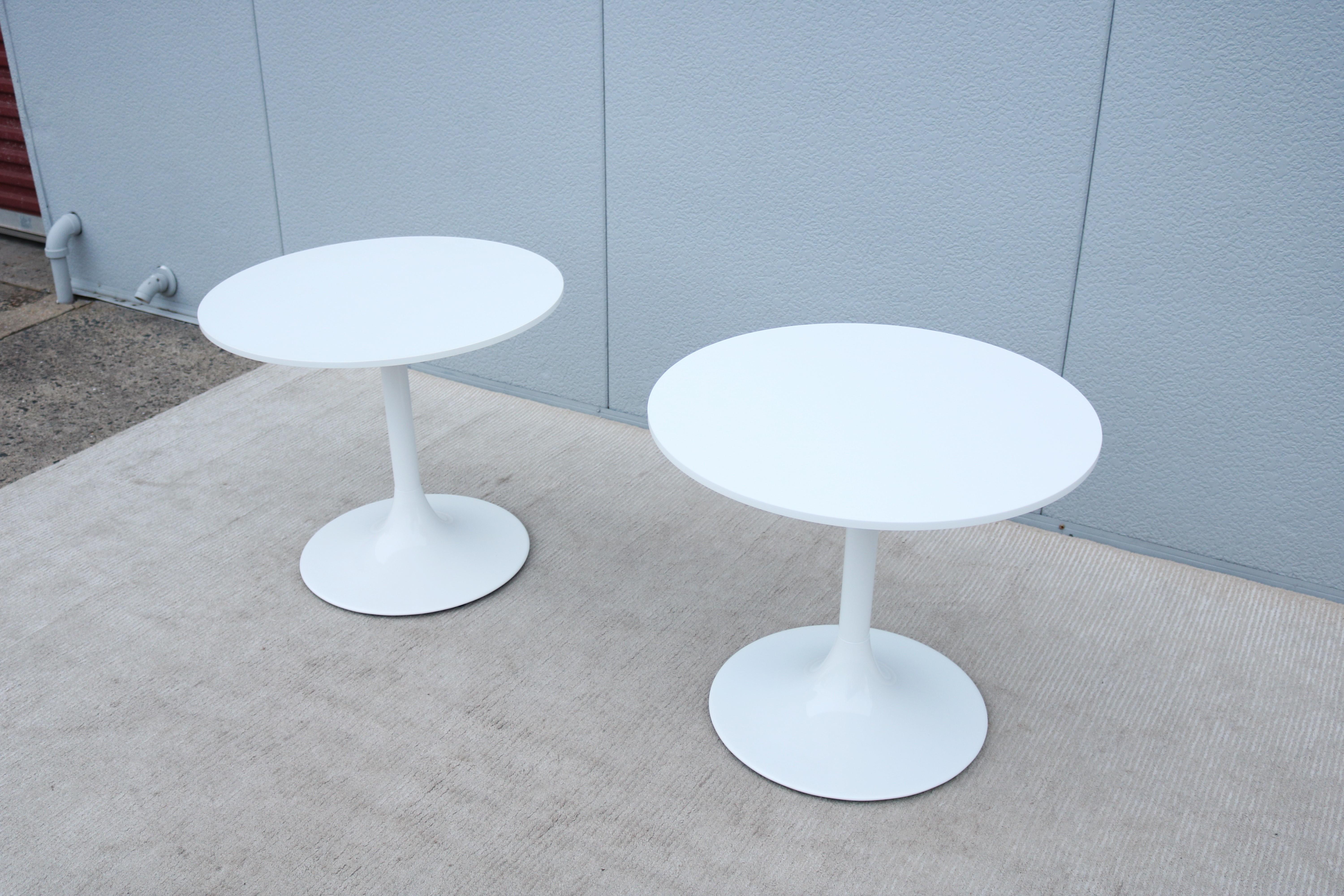 Mid-Century Modern Style Nineteen20 Round White Tulip Side Tables by OFS, a Pair For Sale 1