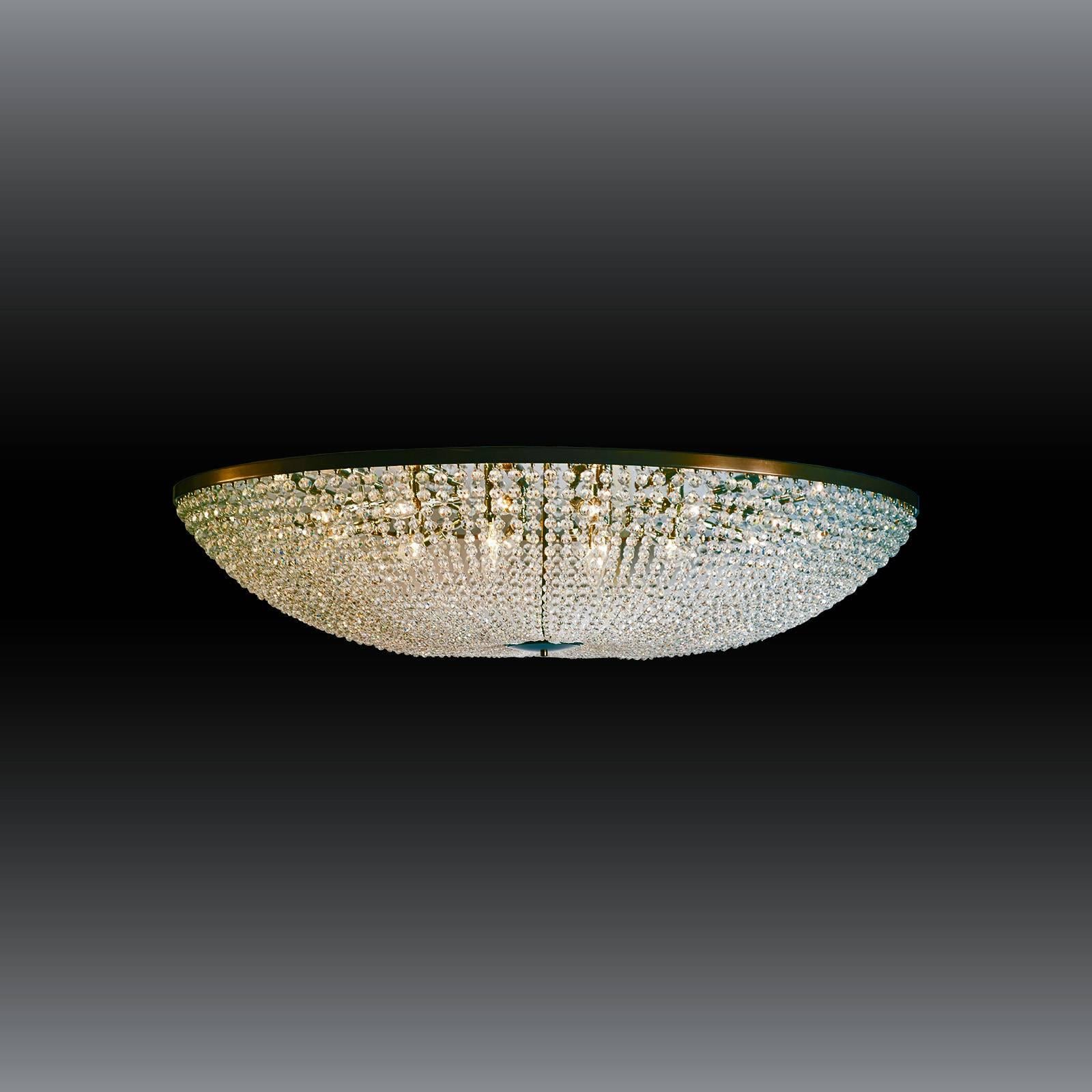 Mid-Century moderno Lampadario ovale con 6000 cristalli tagliati a mano in stile metà secolo moderno, su misura in vendita